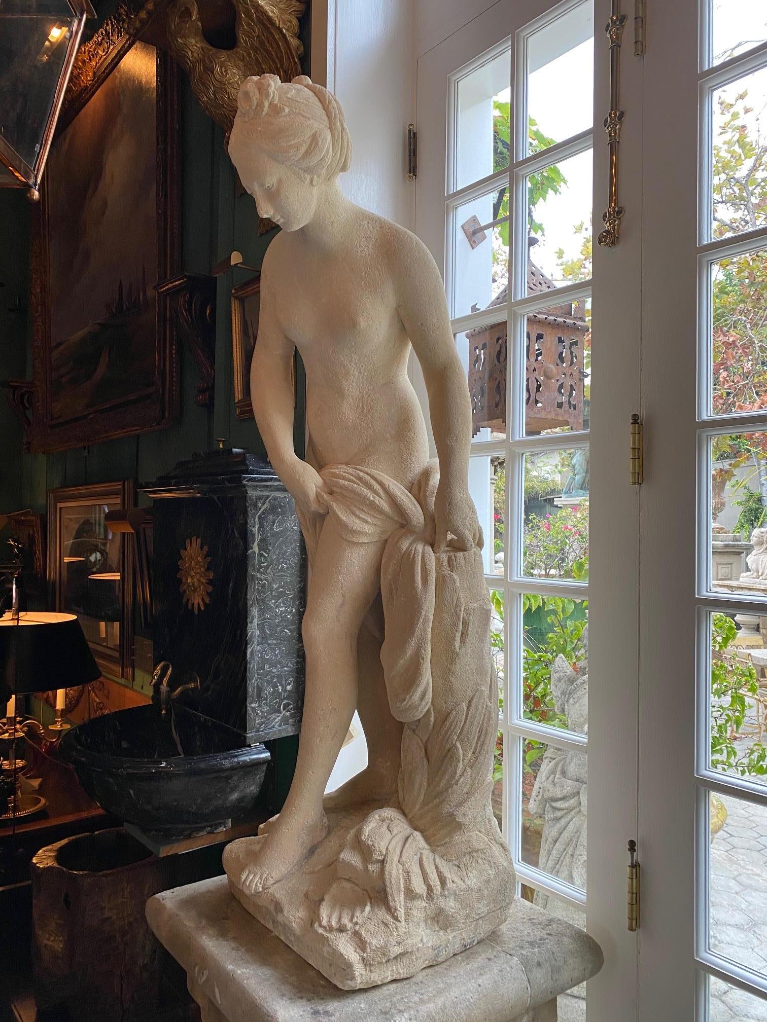 Pareja de estatuas del s. XVIII Figuras de mujer doncella de tamaño natural Esculturas en Bath Stone en venta 8