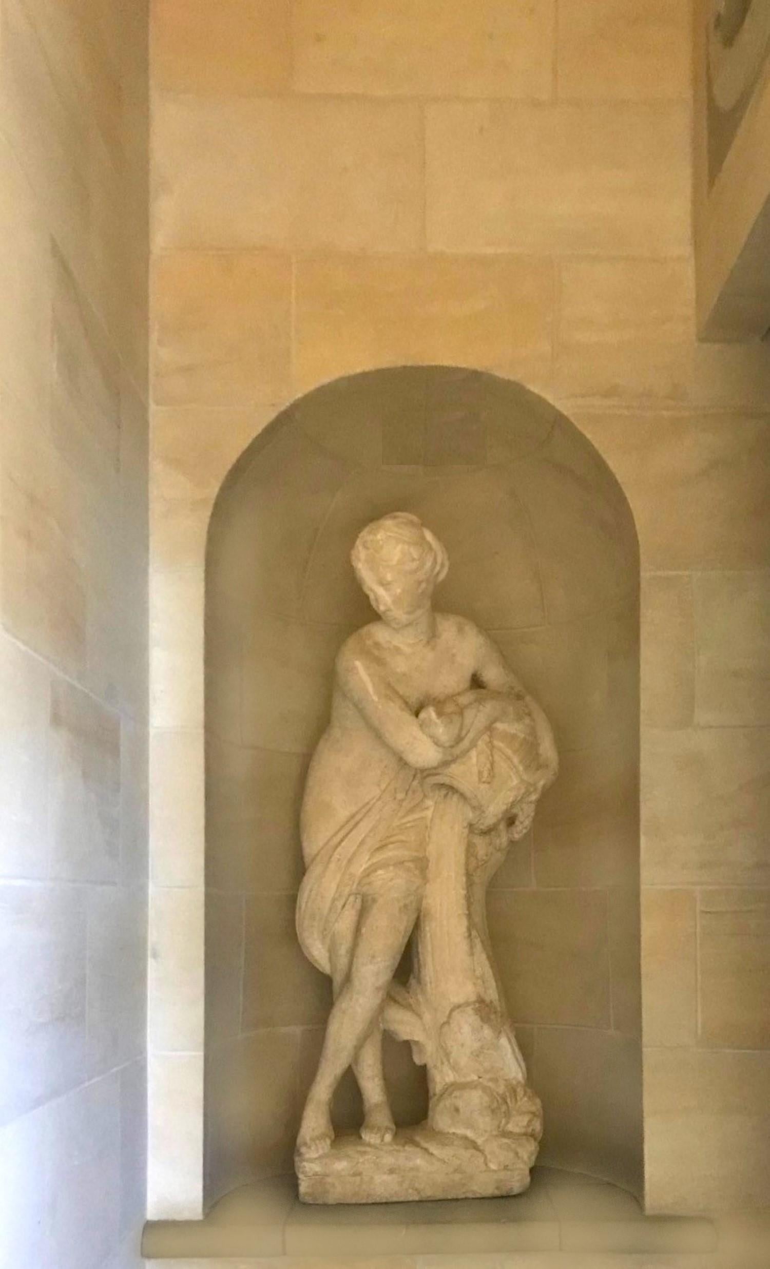 Pareja de estatuas del s. XVIII Figuras de mujer doncella de tamaño natural Esculturas en Bath Stone en venta 11