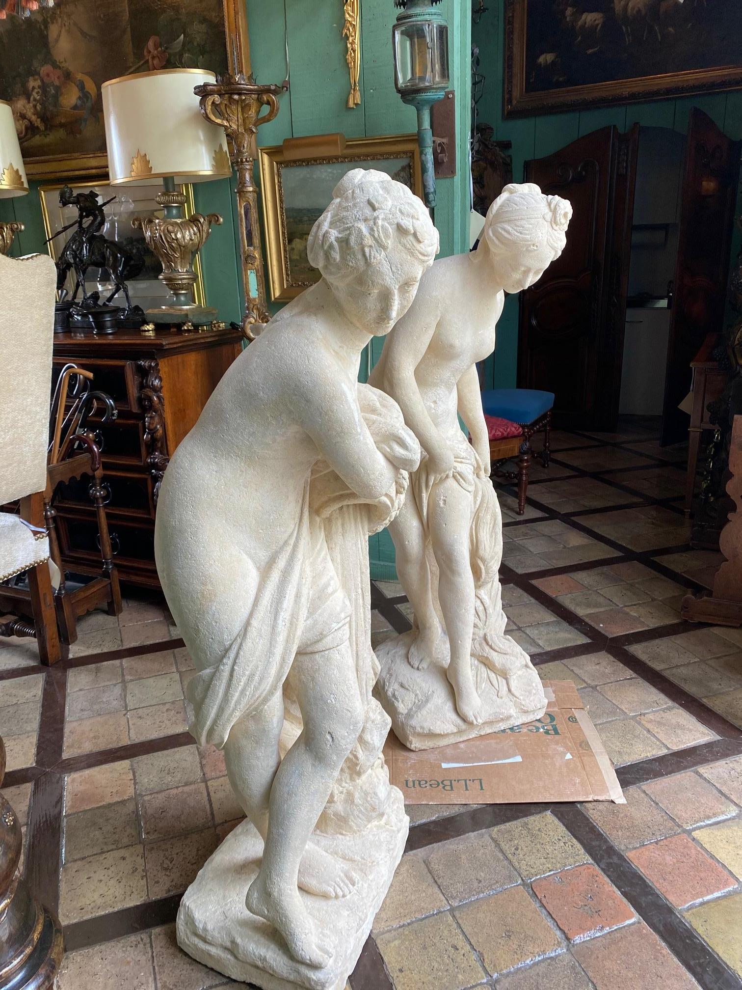 Pareja de estatuas del s. XVIII Figuras de mujer doncella de tamaño natural Esculturas en Bath Stone en venta 1