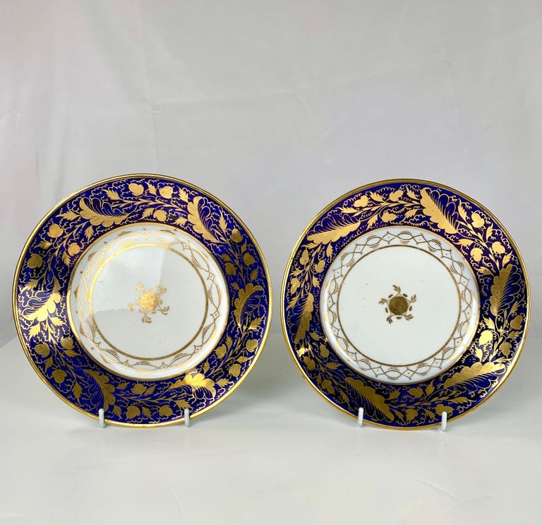 Pair 18th Century Blue and White Gilded New Hall Dishes England Circa 1790 In Excellent Condition For Sale In Katonah, NY