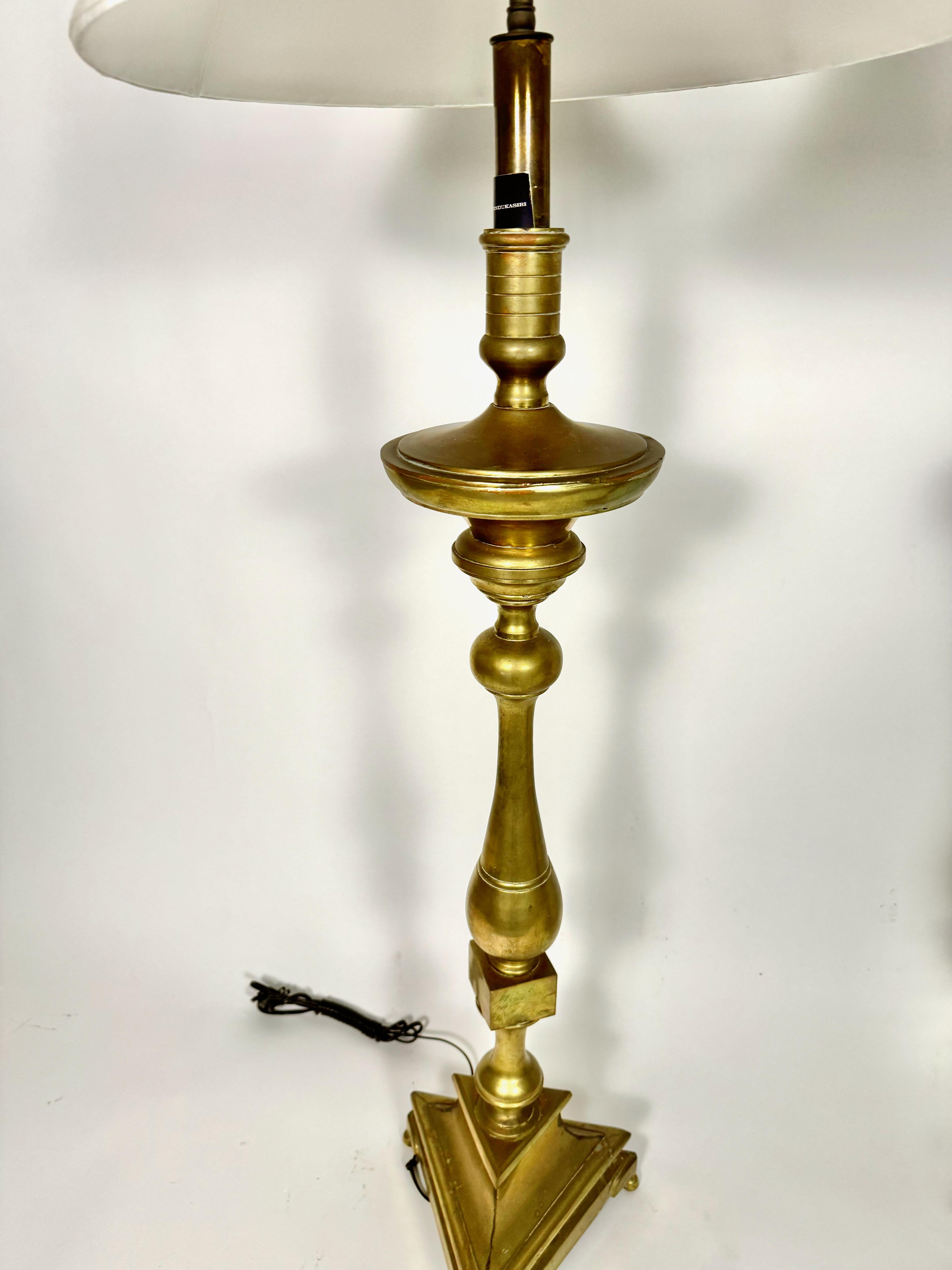 Paire de lampadaires en bronze du 18e siècle Bon état - En vente à Pasadena, CA