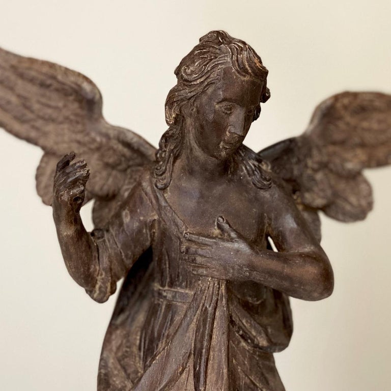 Pair of 18th Century Carved Wood Angels For Sale at 1stDibs