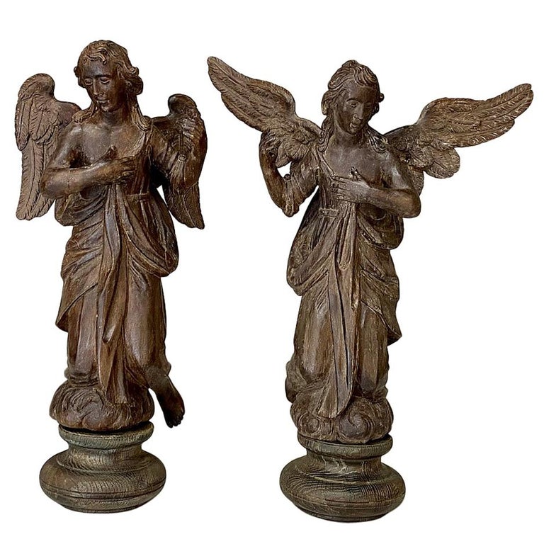 Pair of 18th Century Carved Wood Angels For Sale at 1stDibs