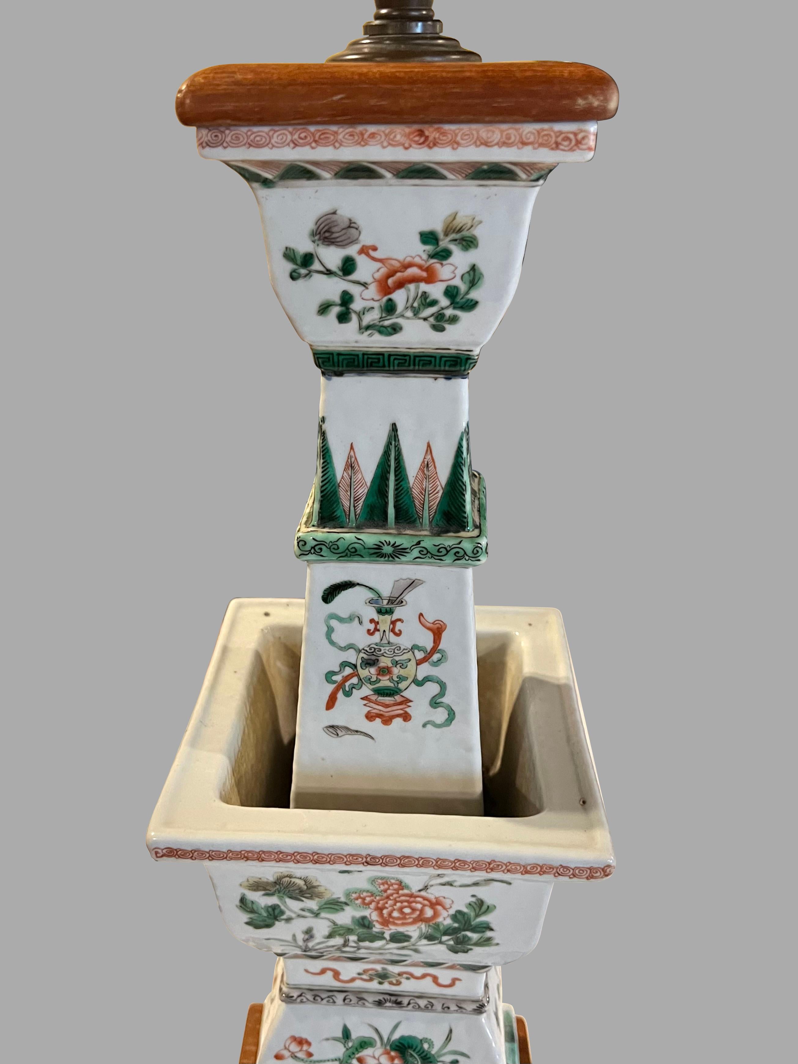 Pair 18th Century Chinese Export 'The Hundred Antiques' Decoration Candlesticks For Sale 10