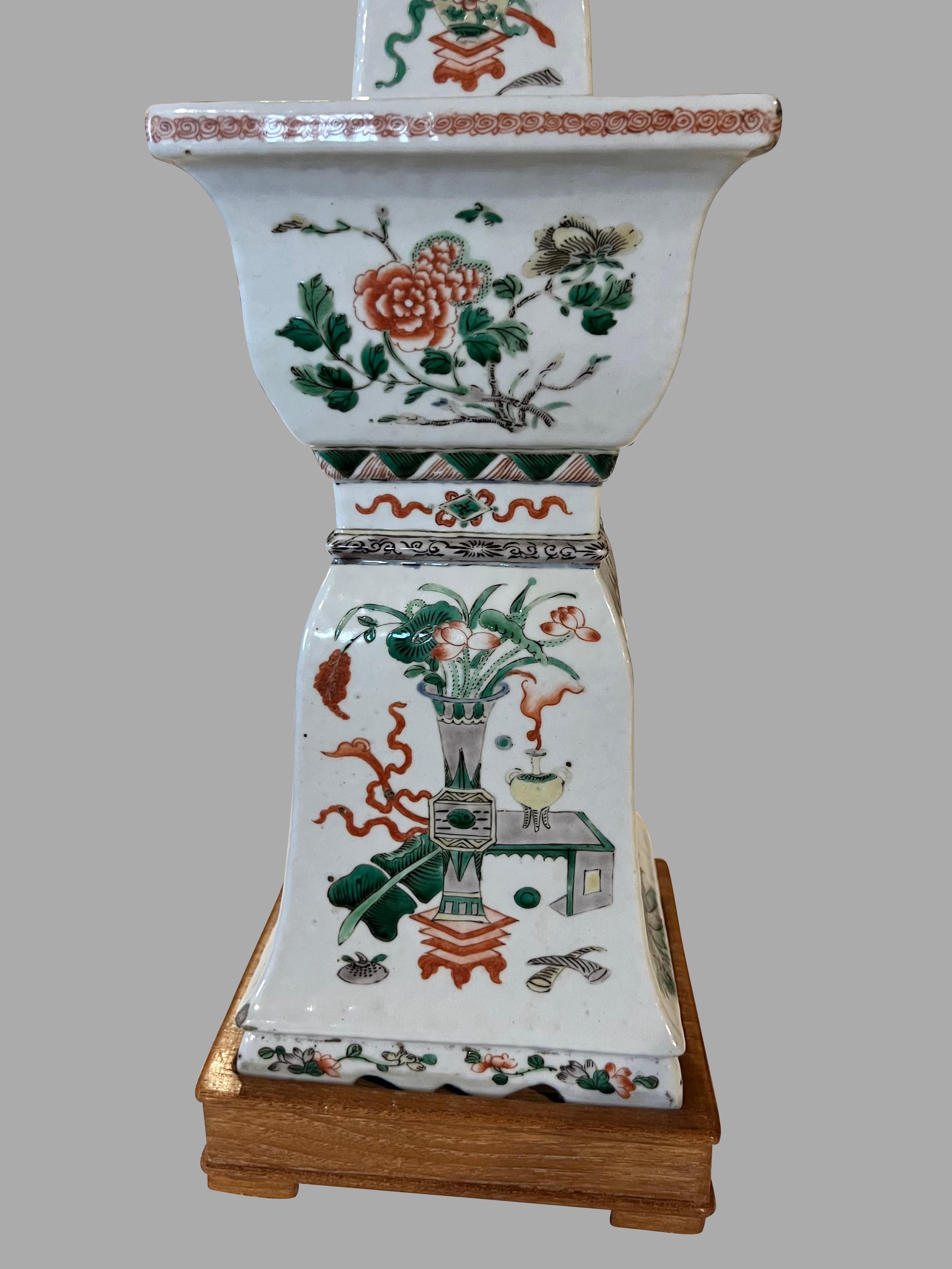 Pair 18th Century Chinese Export 'The Hundred Antiques' Decoration Candlesticks For Sale 5