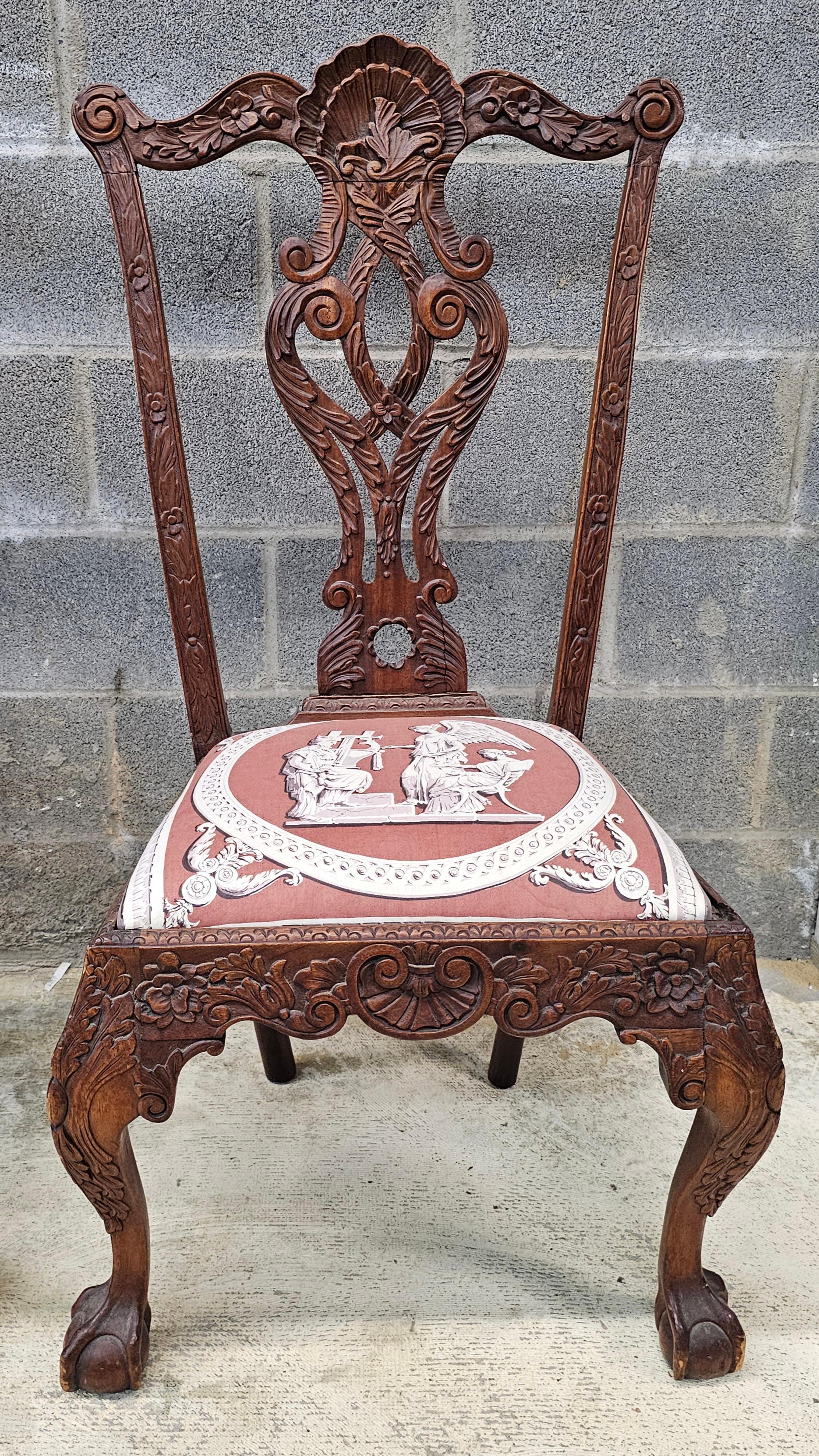 Pareja de sillas de caoba tallada Chippendale de Filadelfia del siglo XVIII en venta 1