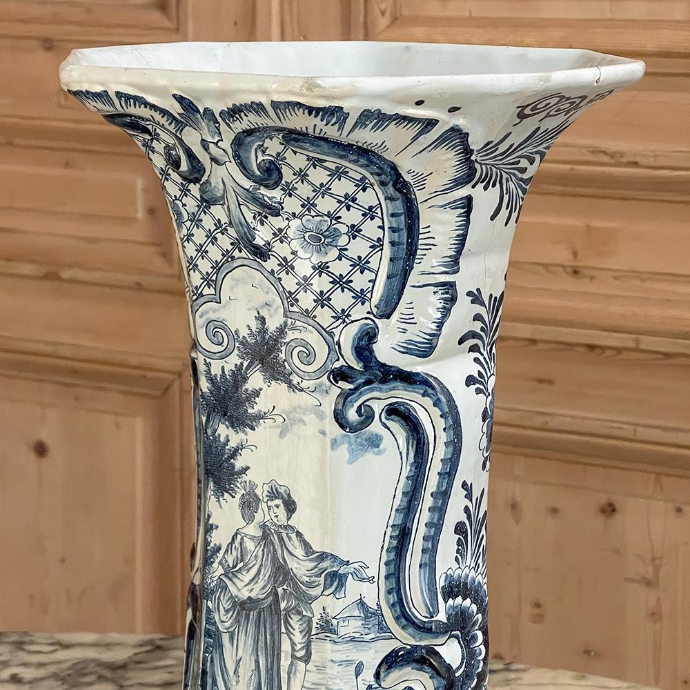 Paar Delft Blau-Weiß-Vasen aus dem 18. im Angebot 6