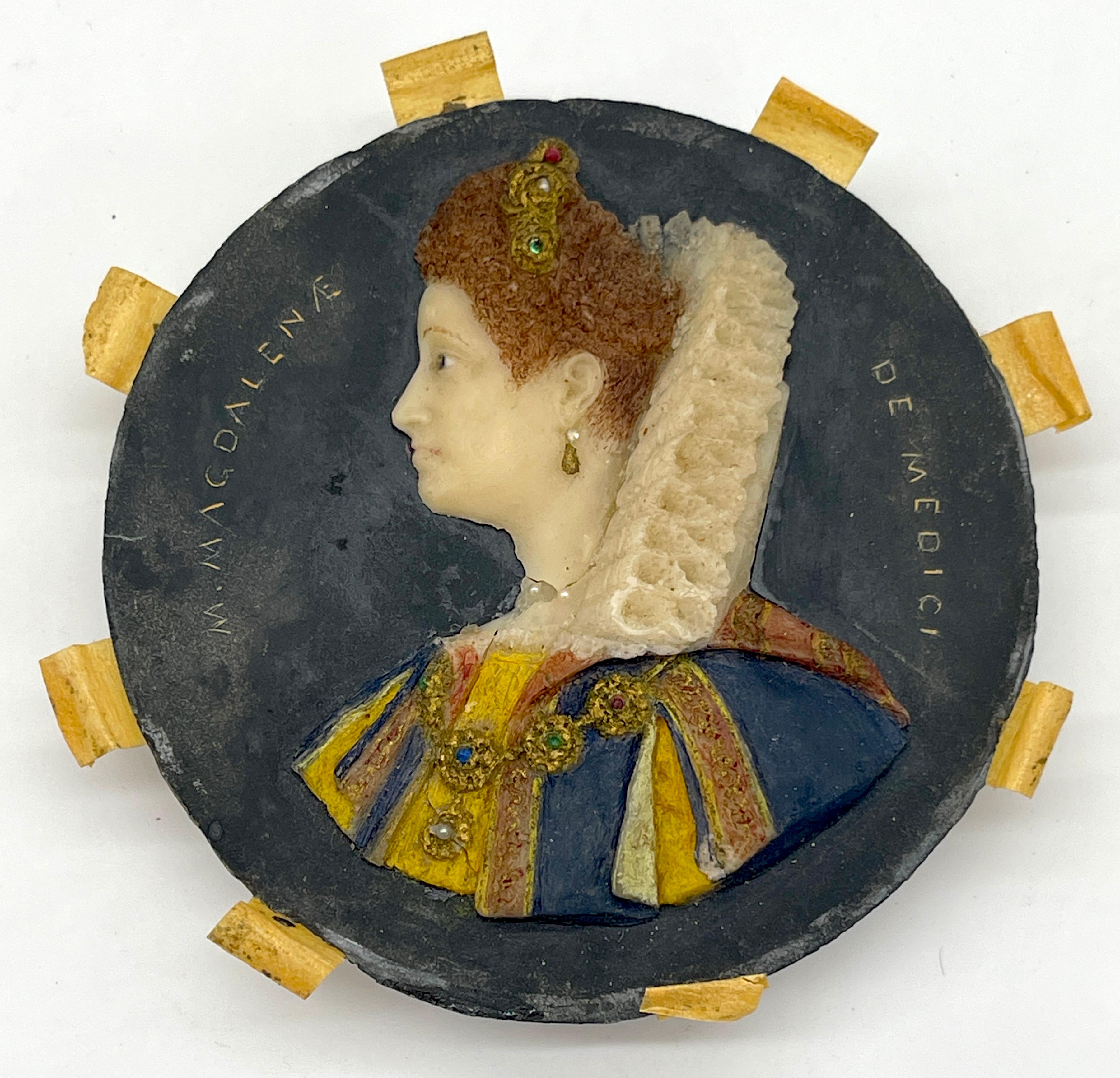Fino al XVIII secolo Coppia 18° secolo  Eleanora e M. Magdalena Medici ritratti in cera su ardesia in vendita