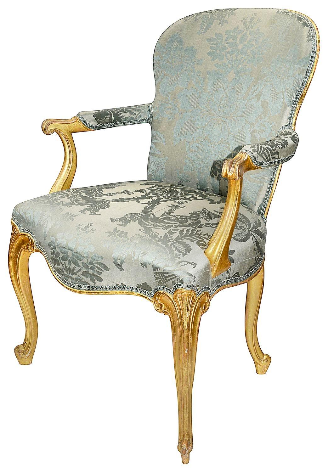 Bois doré Paire de fauteuils Hepplewhite français du 18e siècle en vente