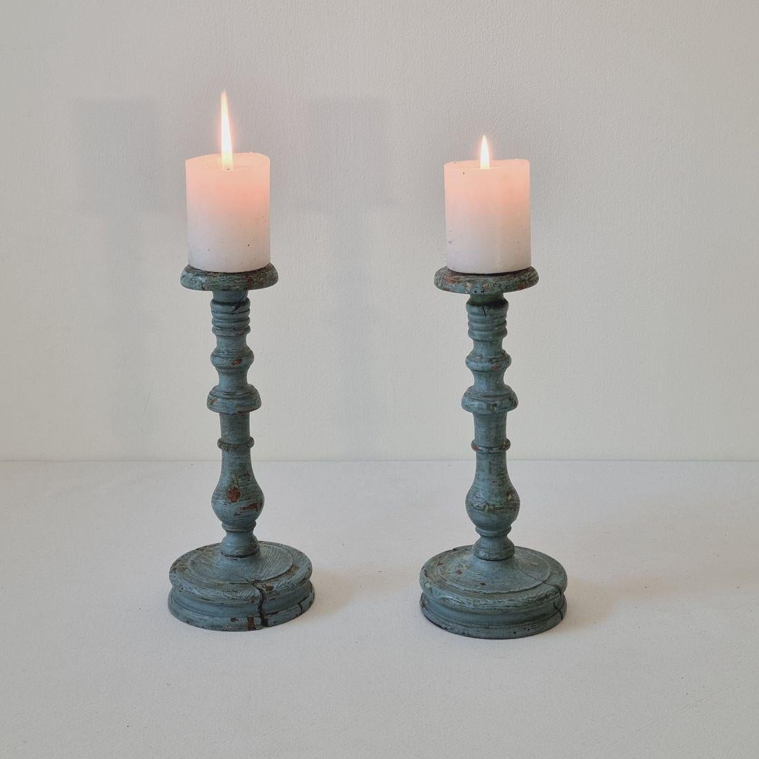 Pair 18th Century French Painted Wooden Candlesticks In Good Condition In Buisson, FR