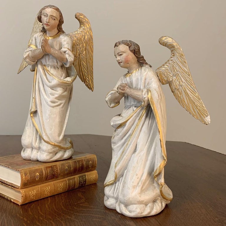Hand-Carved Pair of 18th Century Hand Carved and Painted Italian Angels For Sale
