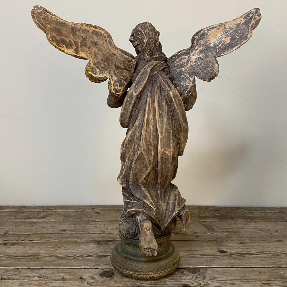 Pair 18th Century Hand-Carved Wooden Angels In Good Condition For Sale In Dallas, TX