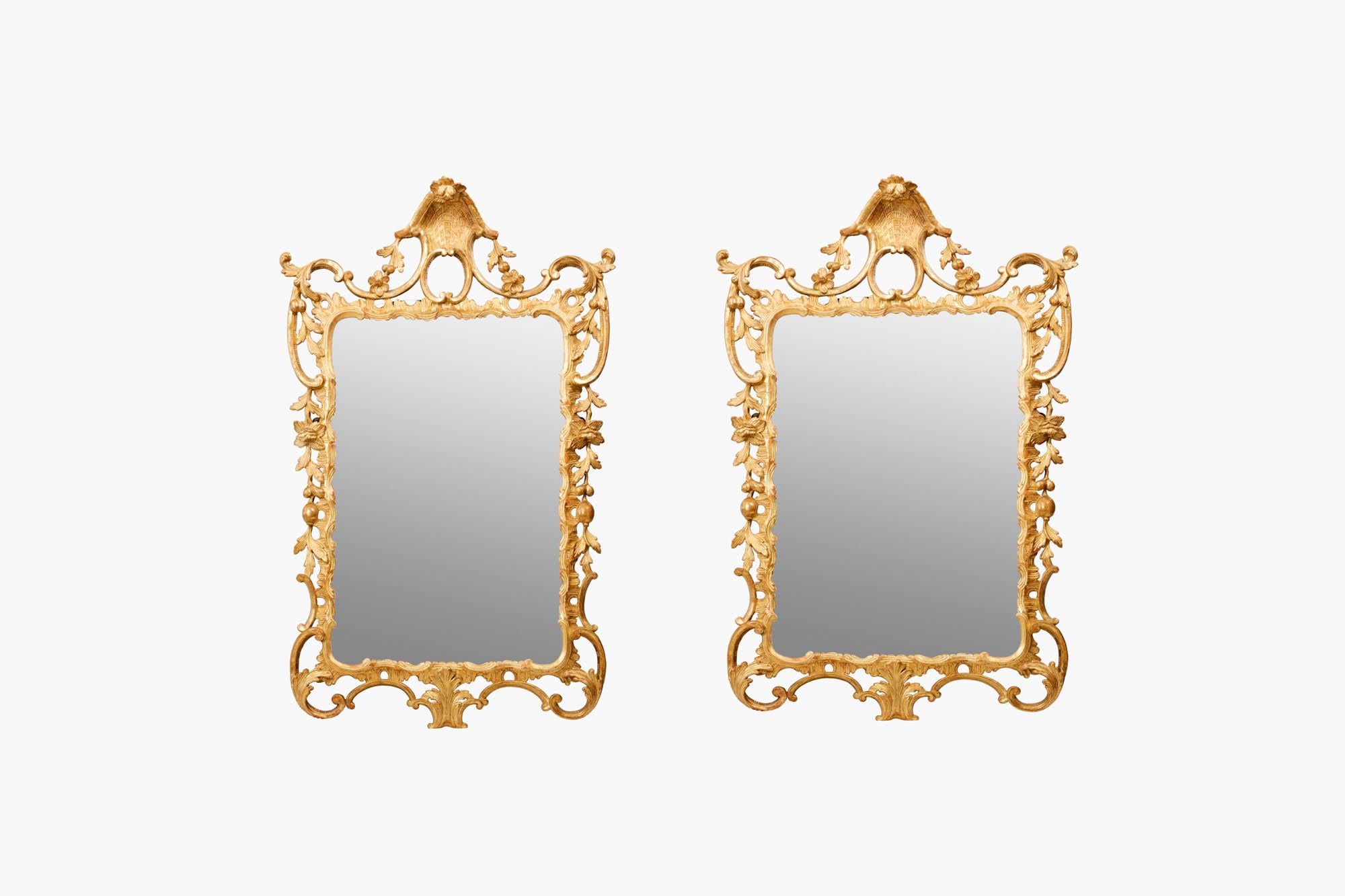 Doré Paire de miroirs Chippendale irlandais dorés à l'eau du 18ème siècle en vente