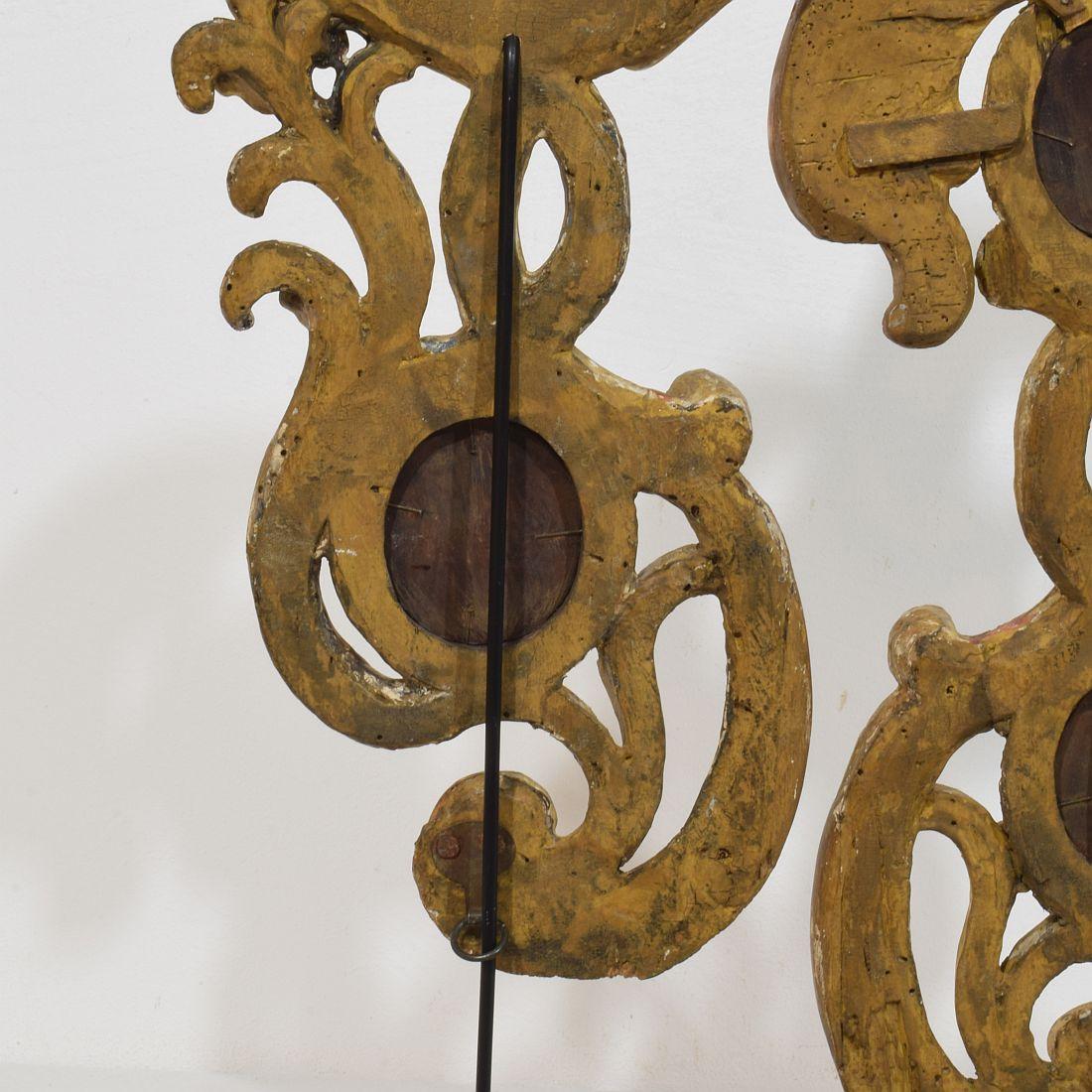 Pair 18th Century Italian Carved Wooden Baroque Curl Ornaments With Mirrors For Sale 7
