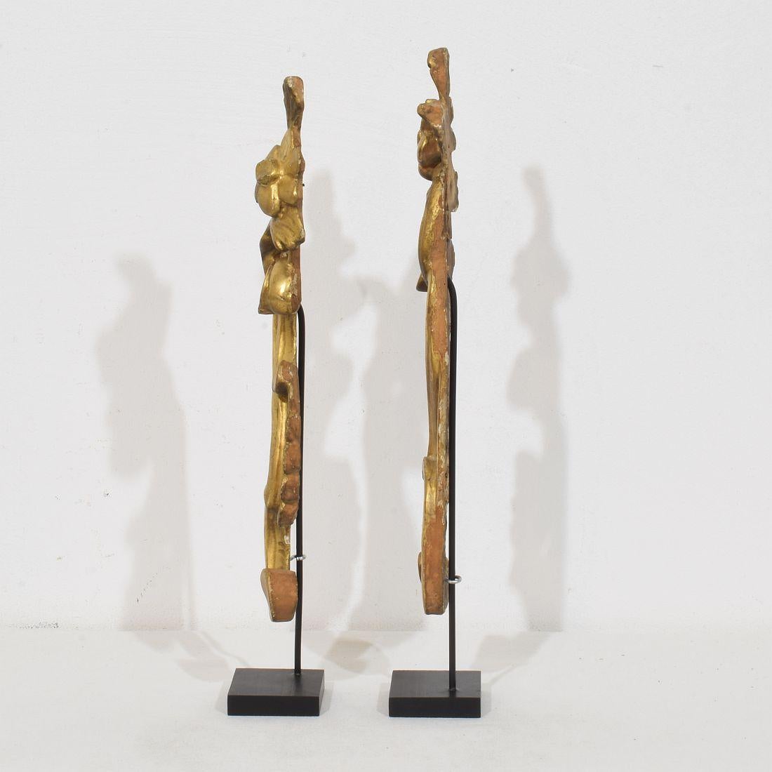 Wood Pair 18th Century Italian Hand Carved Giltwood Baroque Curl Ornaments For Sale