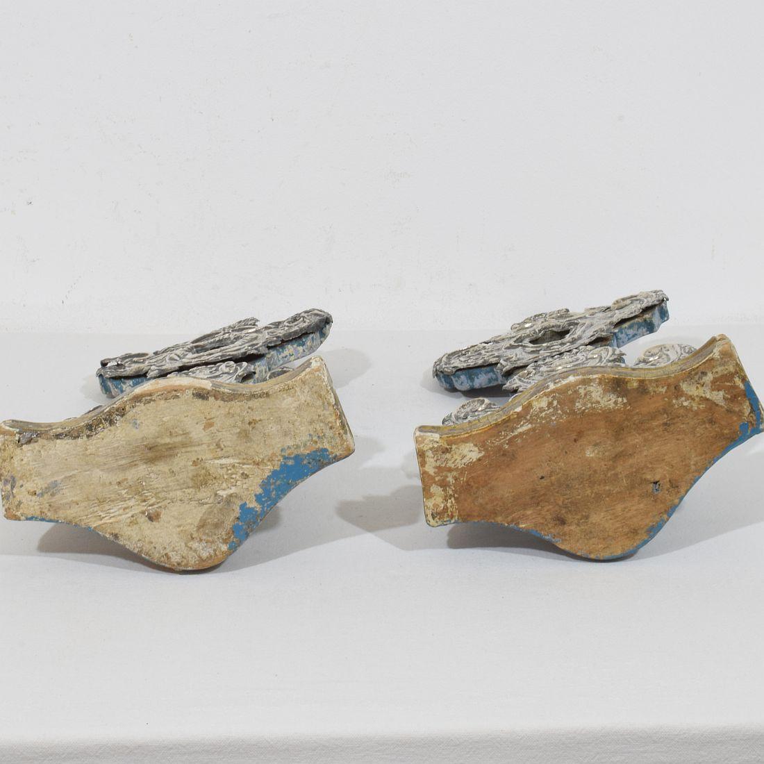 Coppia di reliquiari barocchi italiani del XVIII secolo in argento su legno in vendita 12