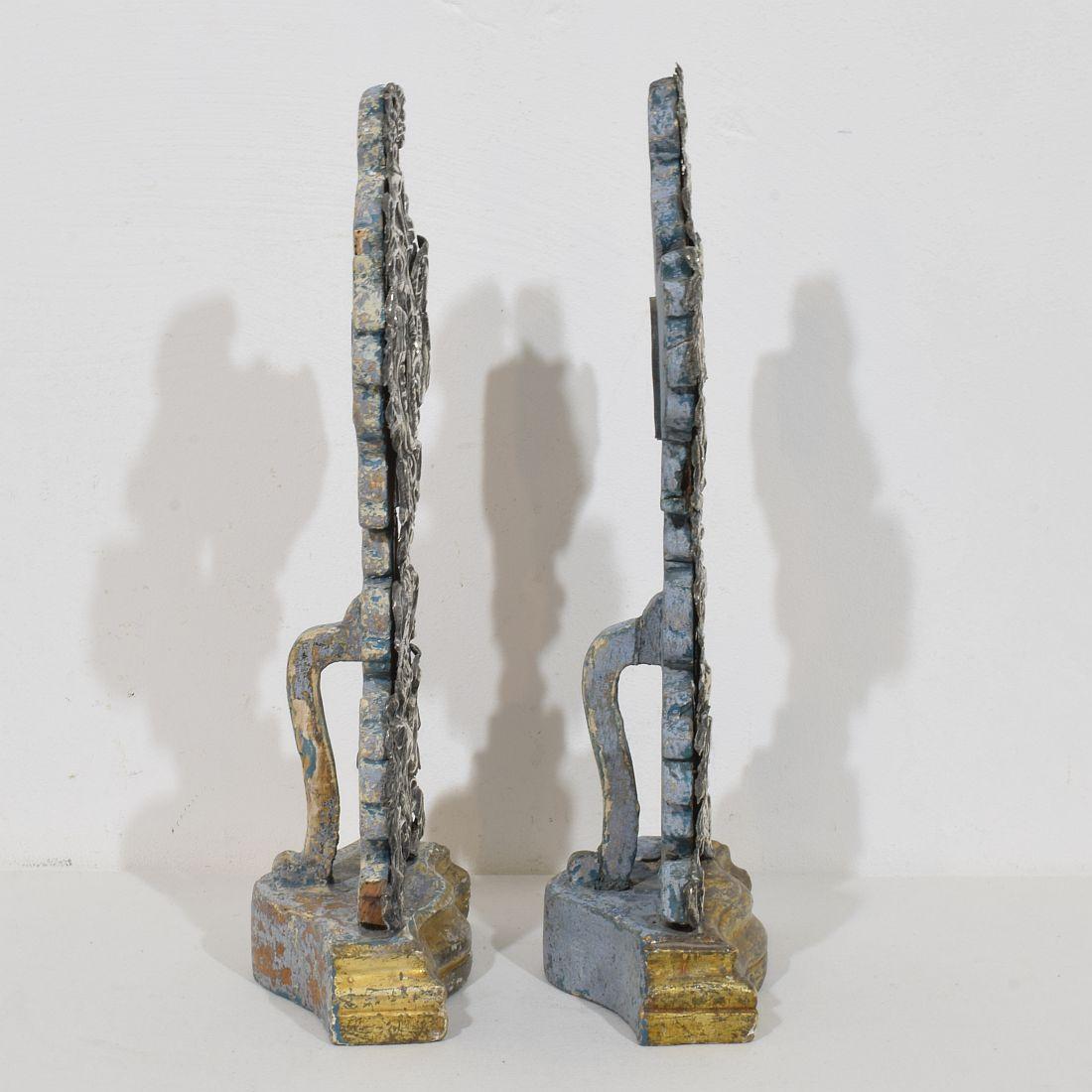 Italiano Coppia di reliquiari barocchi italiani del XVIII secolo in argento su legno in vendita