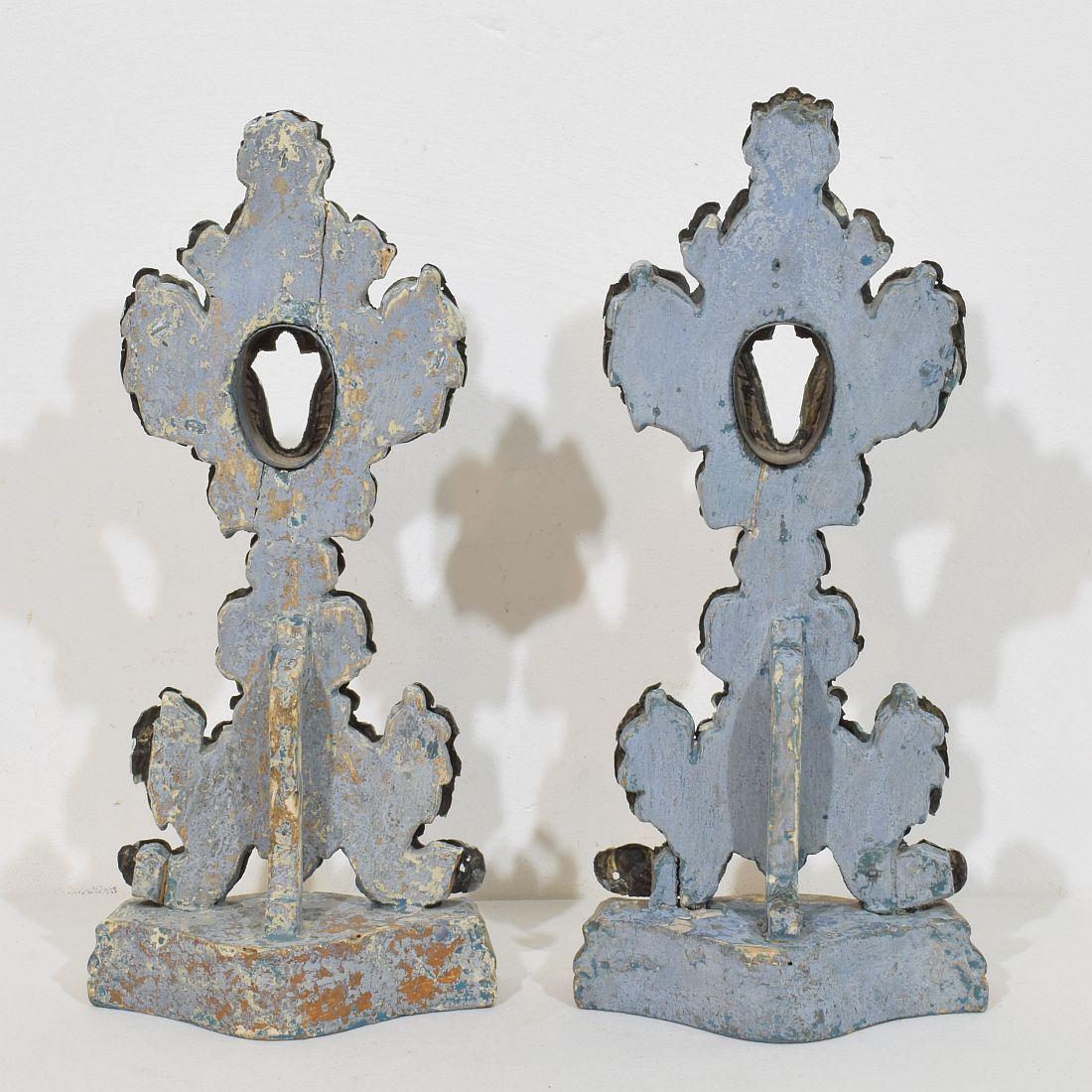 Fatto a mano Coppia di reliquiari barocchi italiani del XVIII secolo in argento su legno in vendita