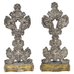 Coppia di reliquiari barocchi italiani del XVIII secolo in argento su legno