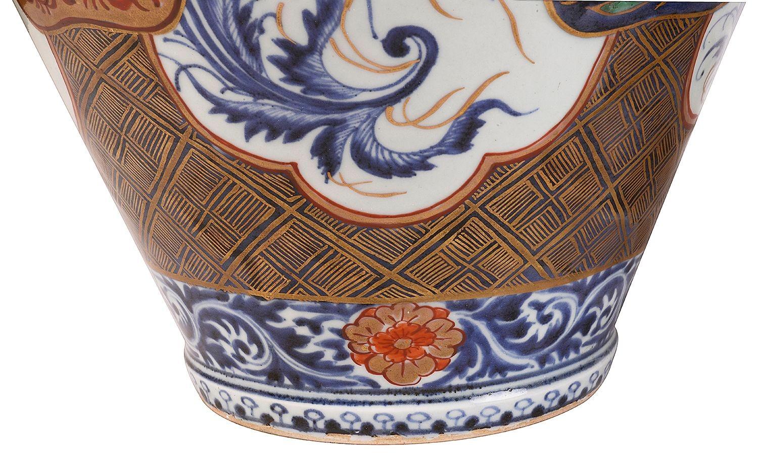 Pair 18th Century Japanese Arita Imari Porcelain Vases / Lamps, circa 1780 In Good Condition For Sale In Brighton, Sussex