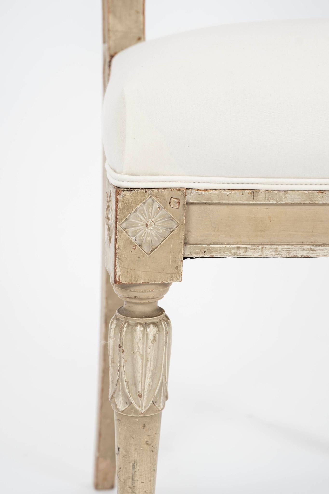 Ensemble de quatre chaises néoclassiques gustaviennes du XVIIIe siècle en vente 2