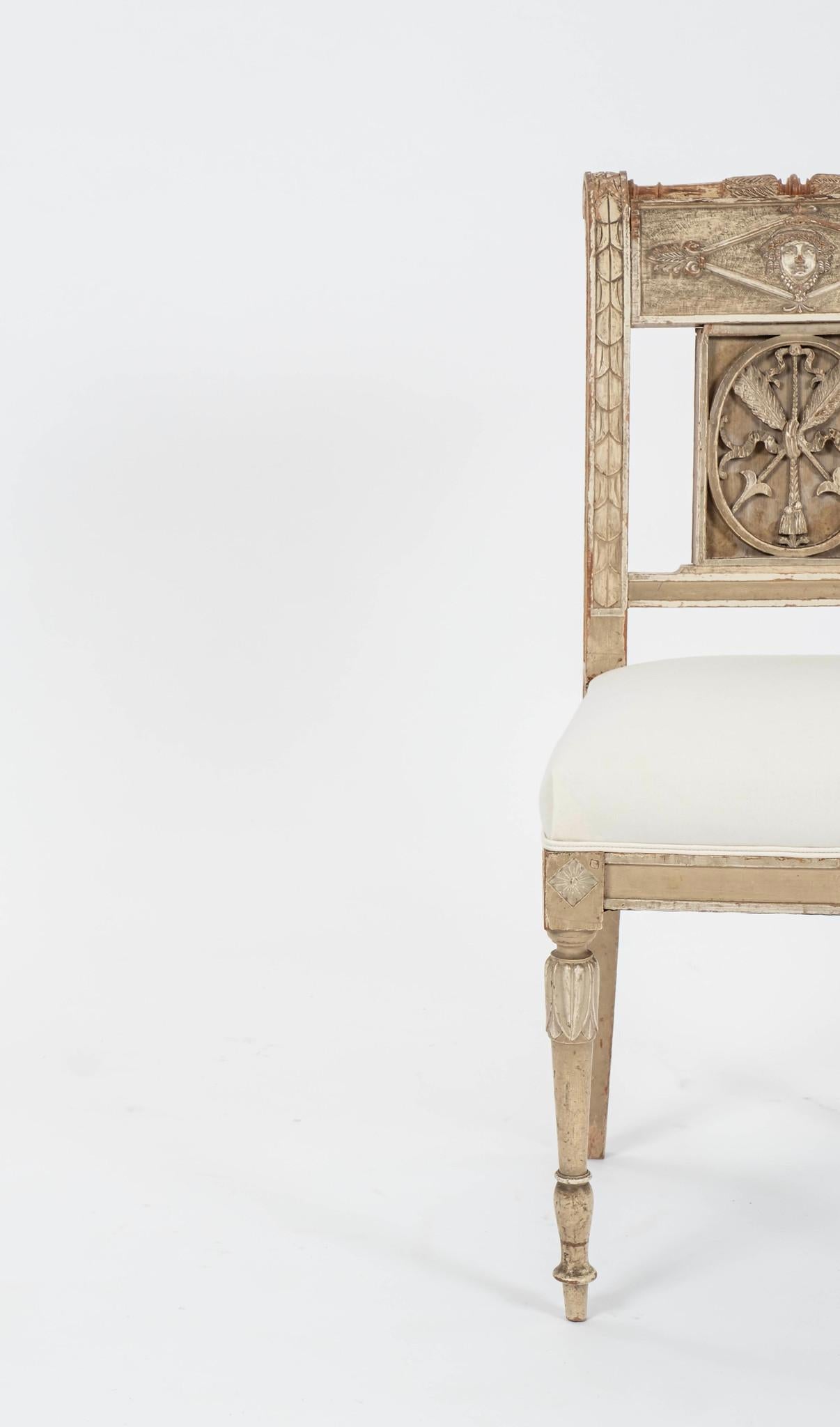 Set of Four 18th Century Neoclassical Gustavian Chairs In Good Condition For Sale In Houston, TX