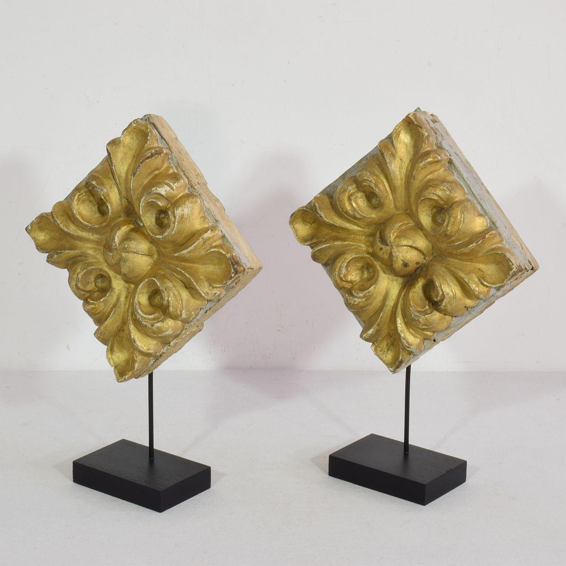 Beautiful pair 18th century neoclassical giltwood floral ornaments.
Portugal circa 1780.
Weathered

Measurements are individual and include the wooden base.