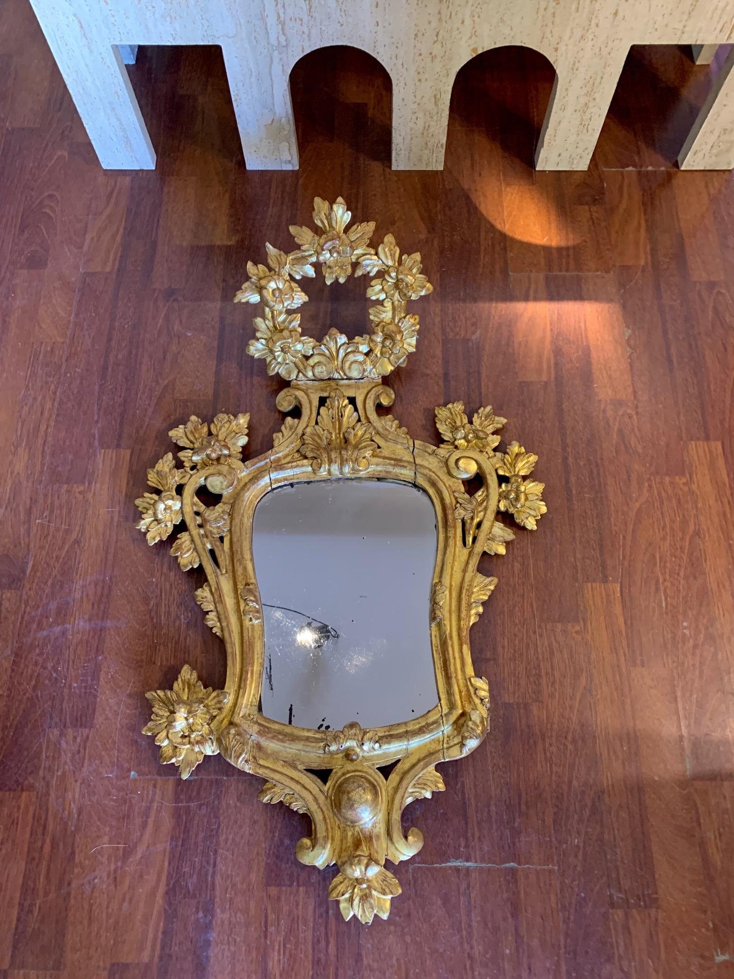 Pair of 18th Century Spanish Charles III Carved Gilded Wood Mirrors For Sale 3