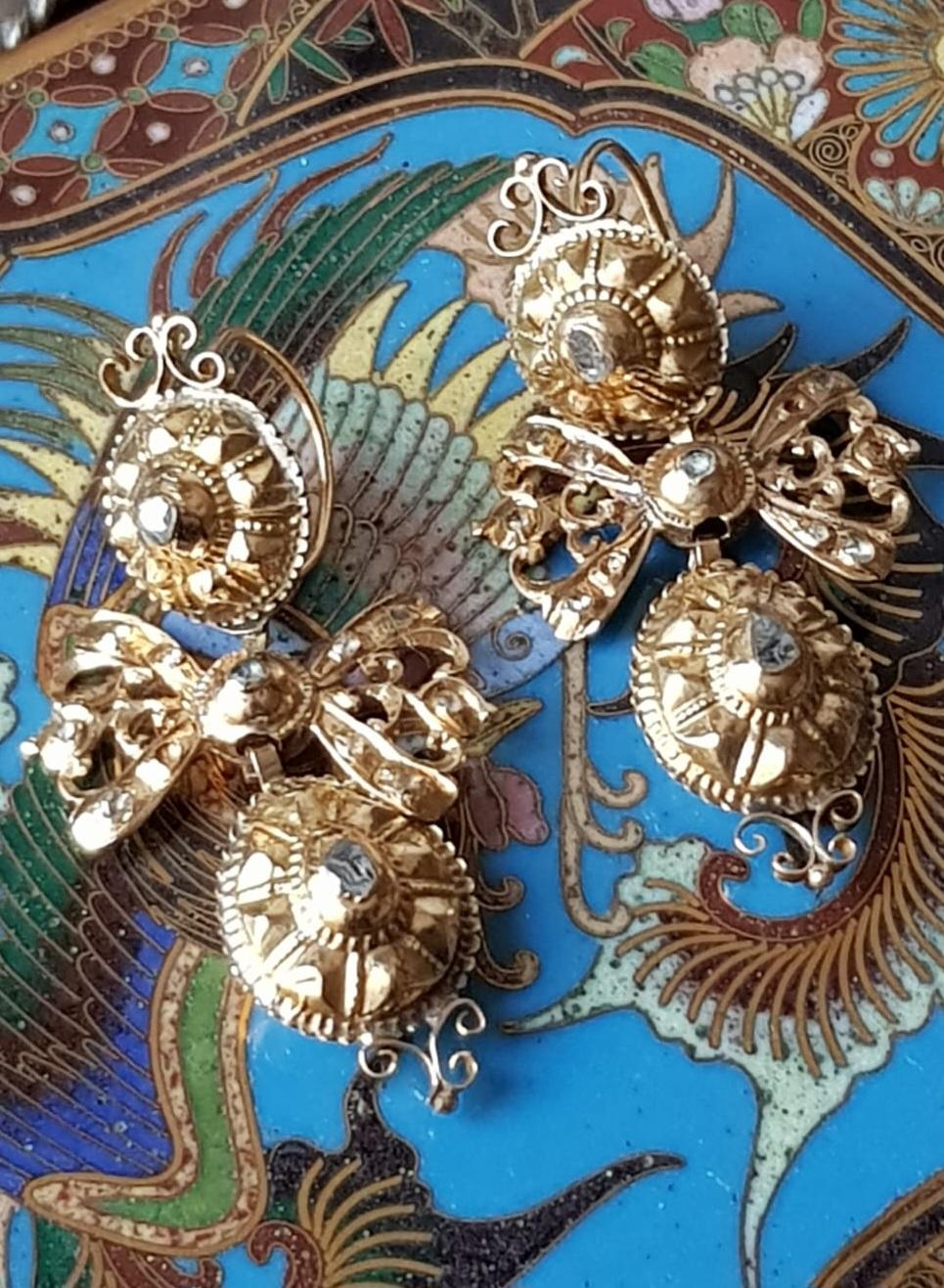 Pair 18th Century Spanish Rose-Cut Diamond and  18 K Gold Earring - Wearable Art For Sale 4