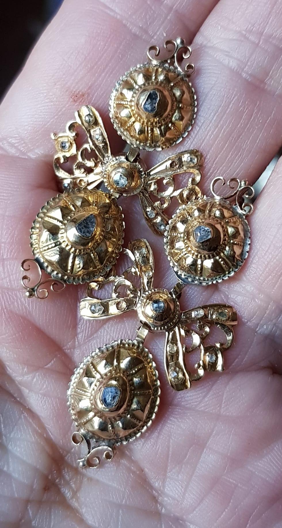 Pair 18th Century Spanish Rose-Cut Diamond and  18 K Gold Earring - Wearable Art For Sale 5