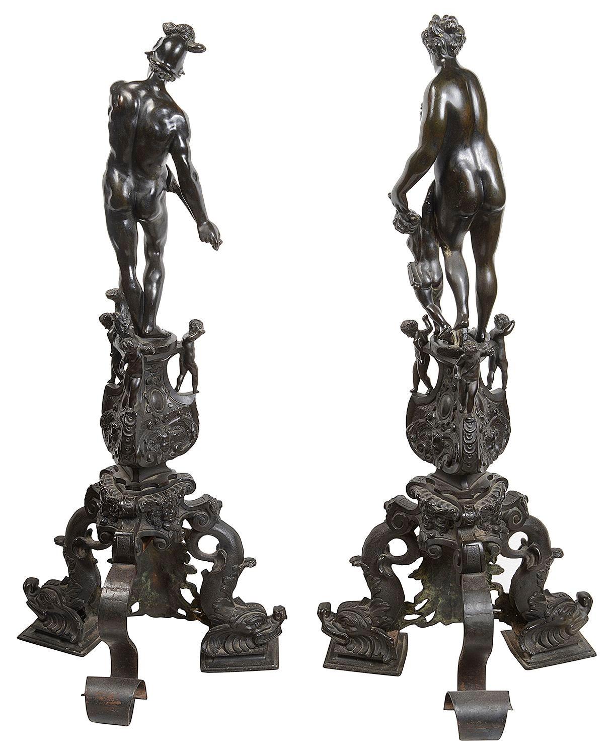 Bronze Paire de chiens de pompiers en bronze italien du 18e siècle en vente