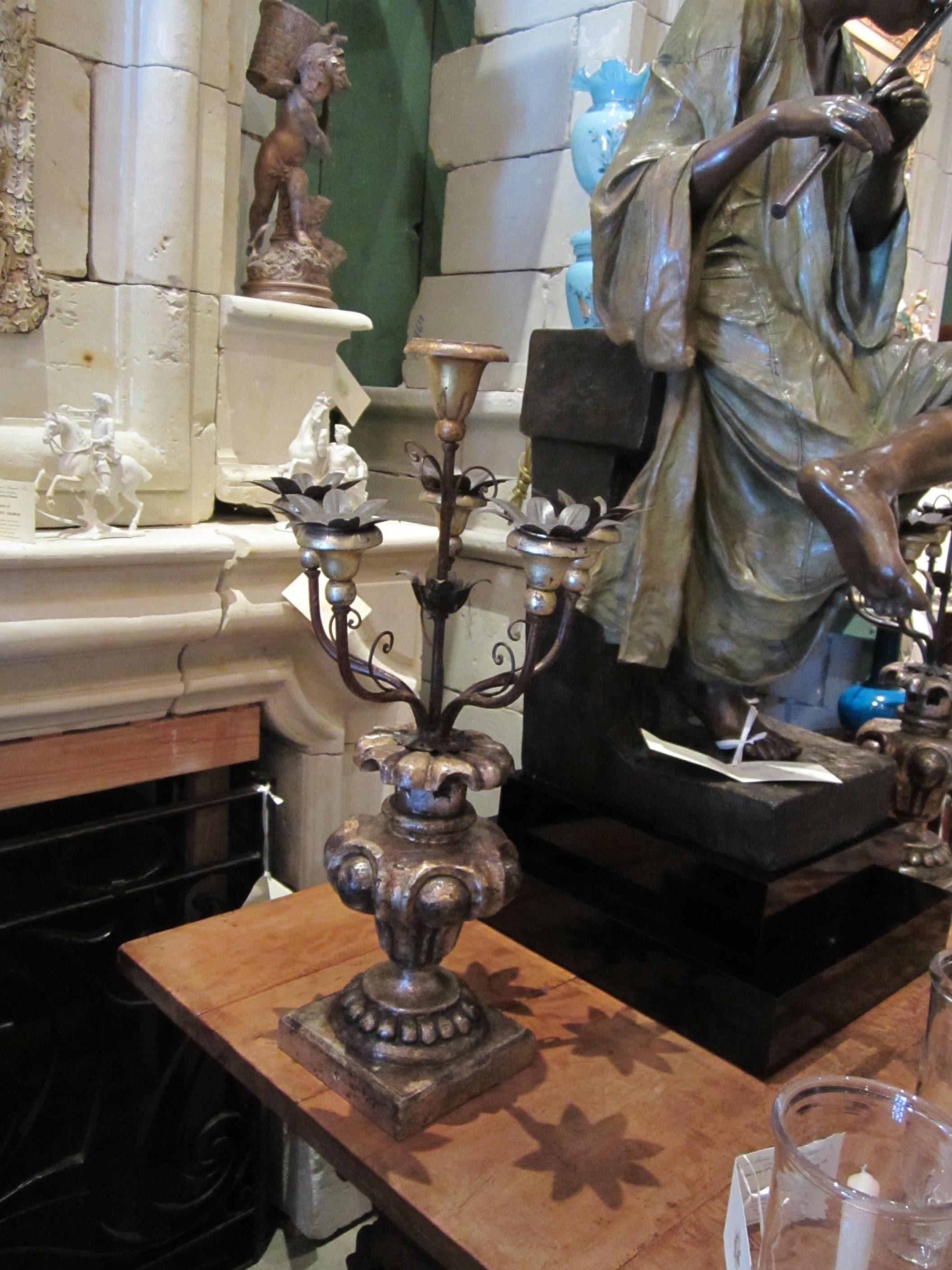 XVIIIe siècle et antérieur Paire de candélabres en bois et métal du 18ème siècle, objet cadeau ancien d'appoint LA en vente