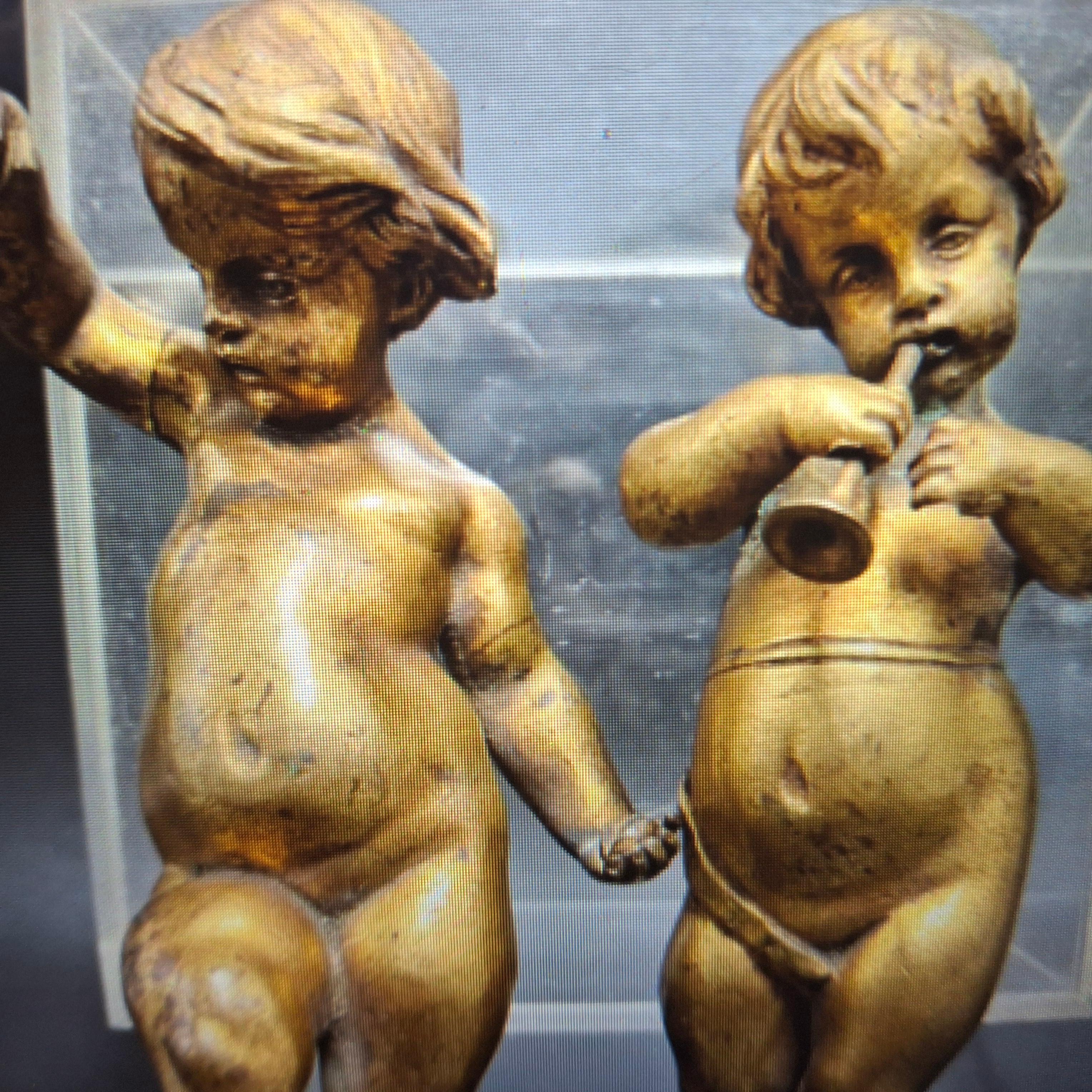 Luigi XV Pair 18thc French Antique Gilt Bronze Full Figural Cherub/ Putti Sculptures in vendita
