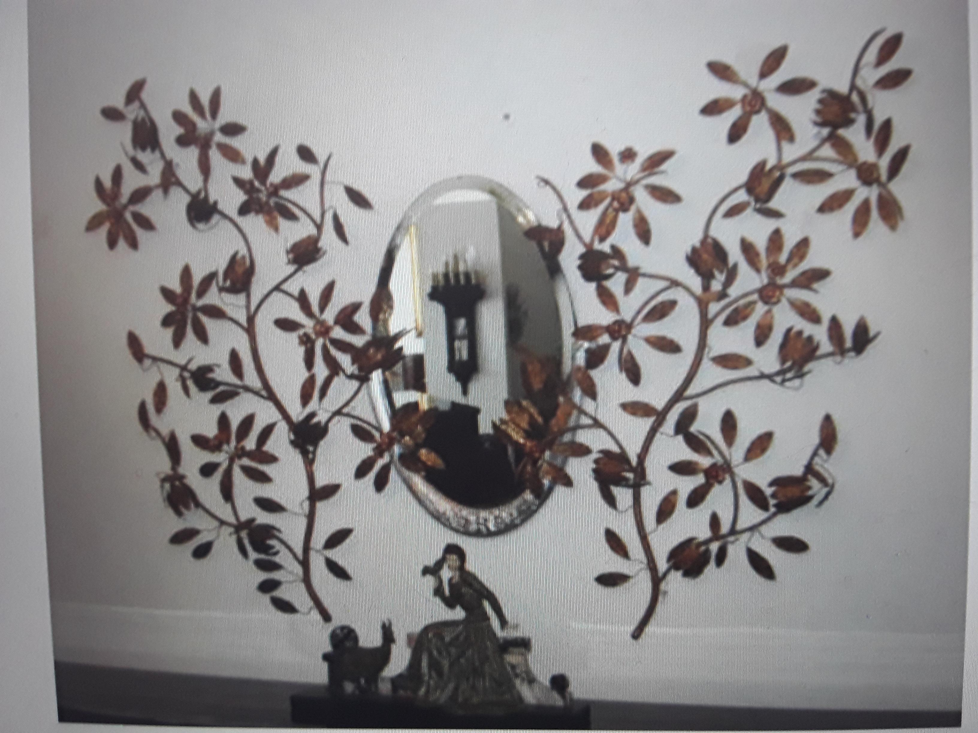 Art déco Paire d'appliques murales Art Déco françaises XL en métal doré à motifs floraux, 1920  Pas de Lights  en vente