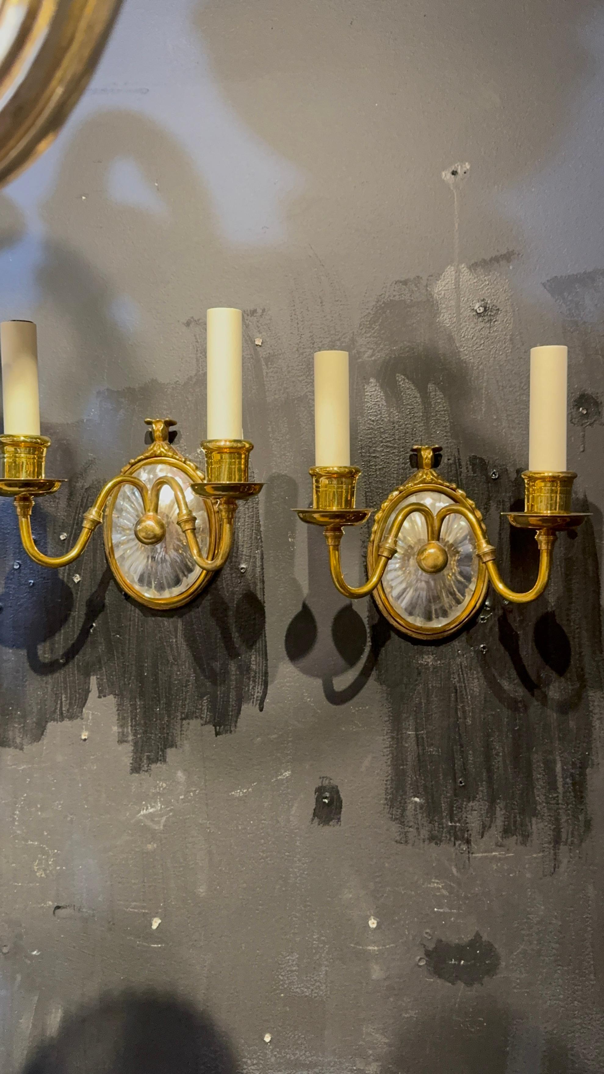 Américain Appliques Caldwell en bronze et verre taillé des années 1920 en vente