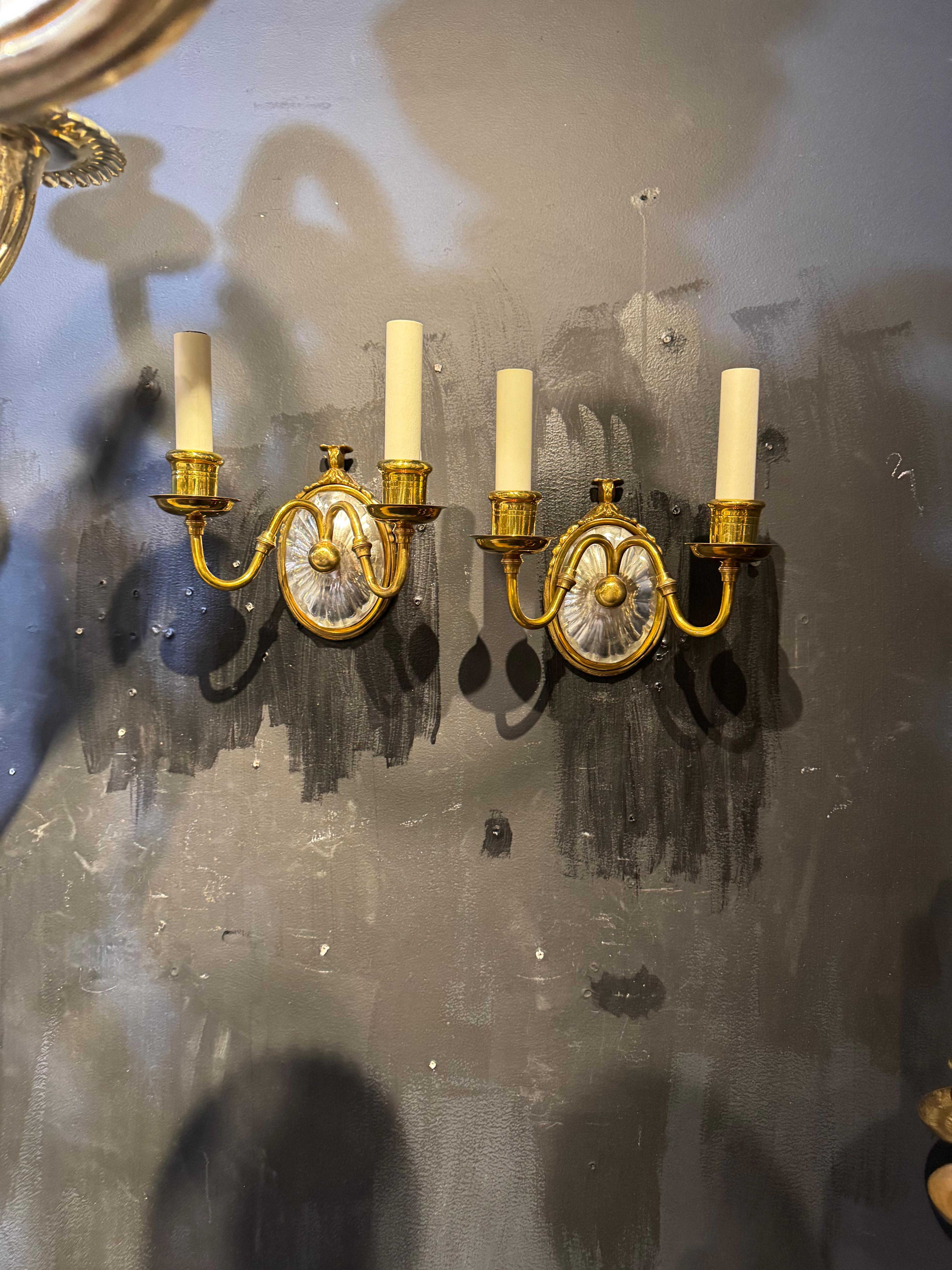 Appliques Caldwell en bronze et verre taillé des années 1920 en vente 1