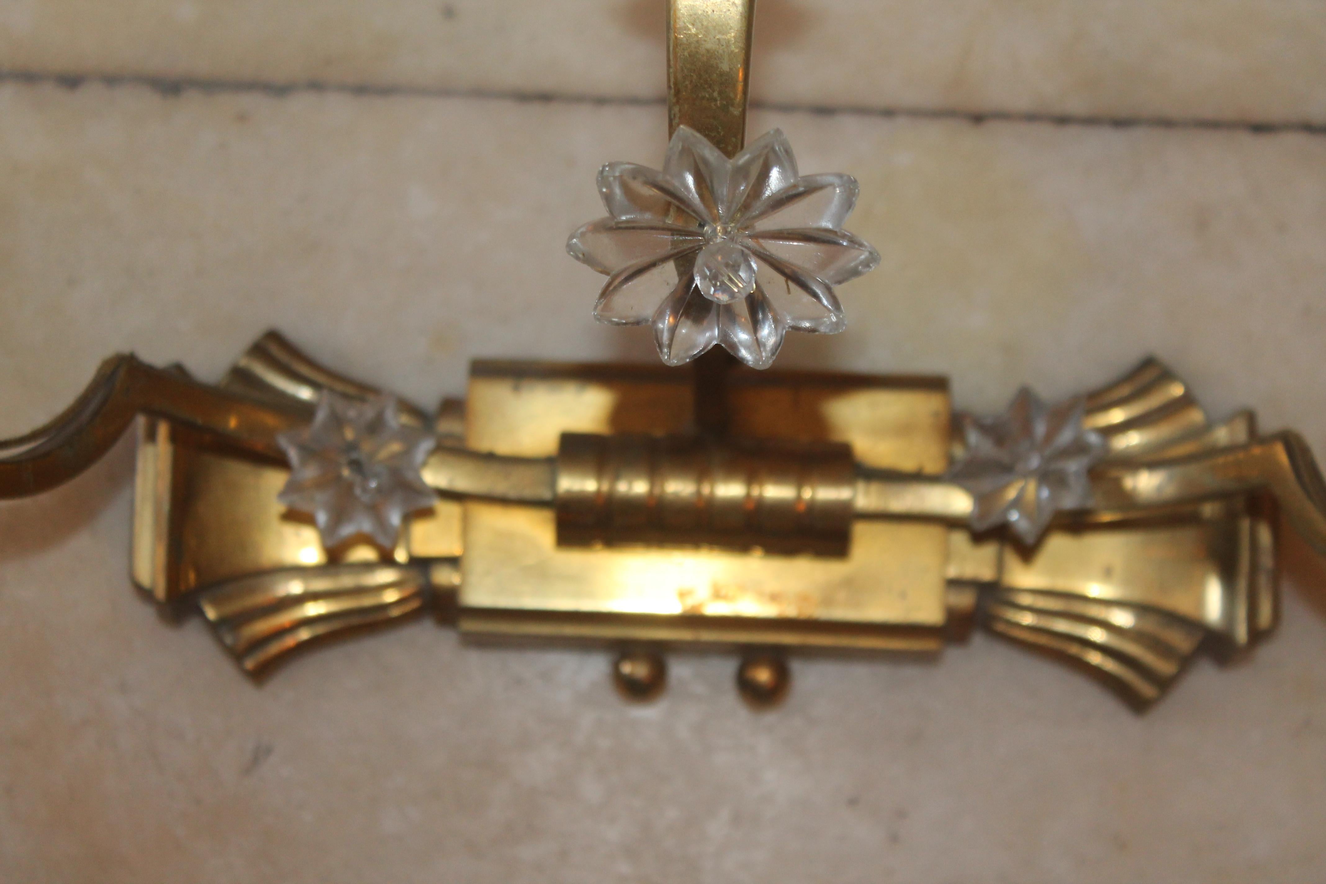 Coppia di lampade da parete in bronzo dorato Art&Deco francese degli anni '20 di J. Leleu in vendita 4