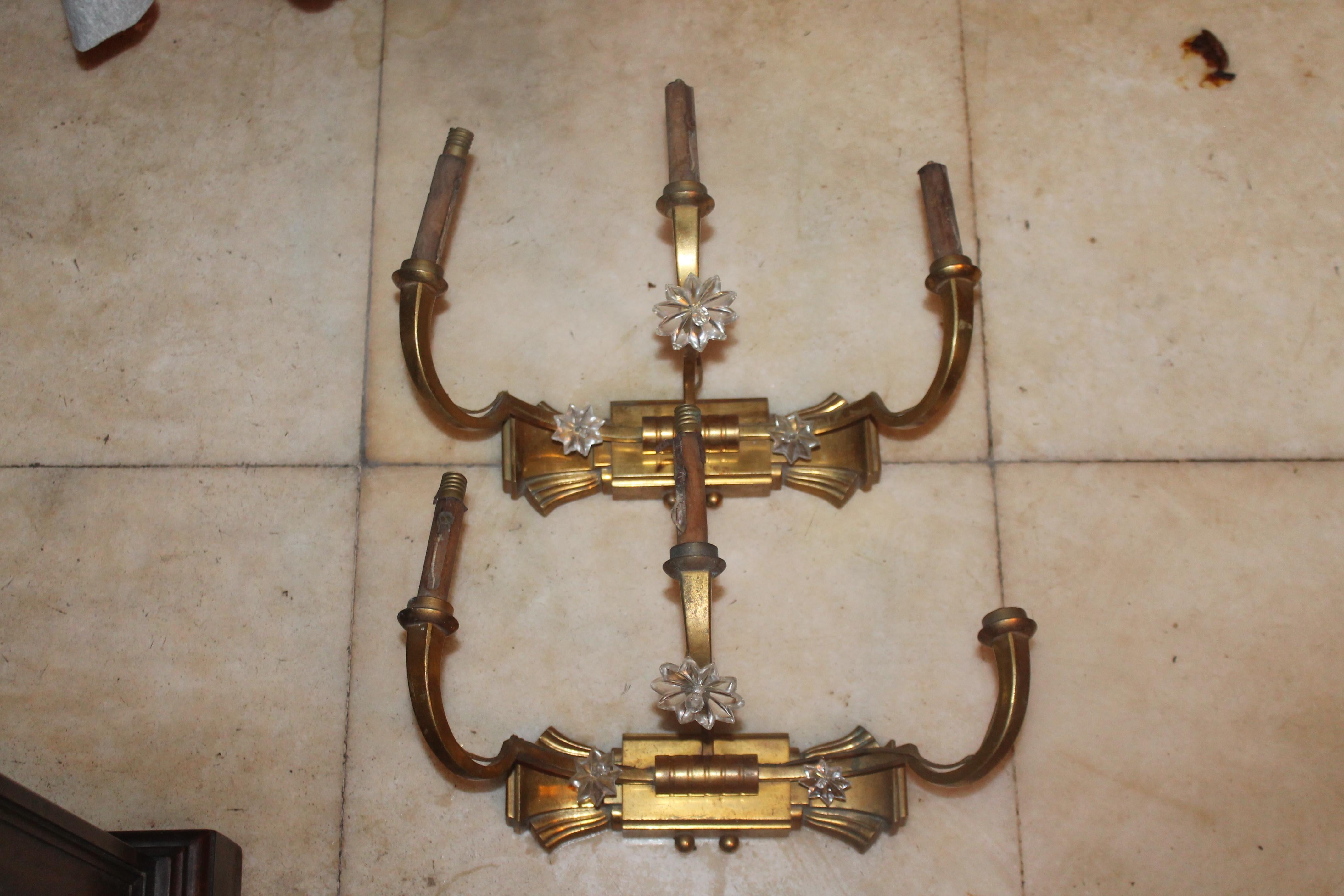 Early 20th Century Pair 1920s French Art Deco Paqueboat Heavy Gilt Bronze Wall Sconces att J. Leleu For Sale