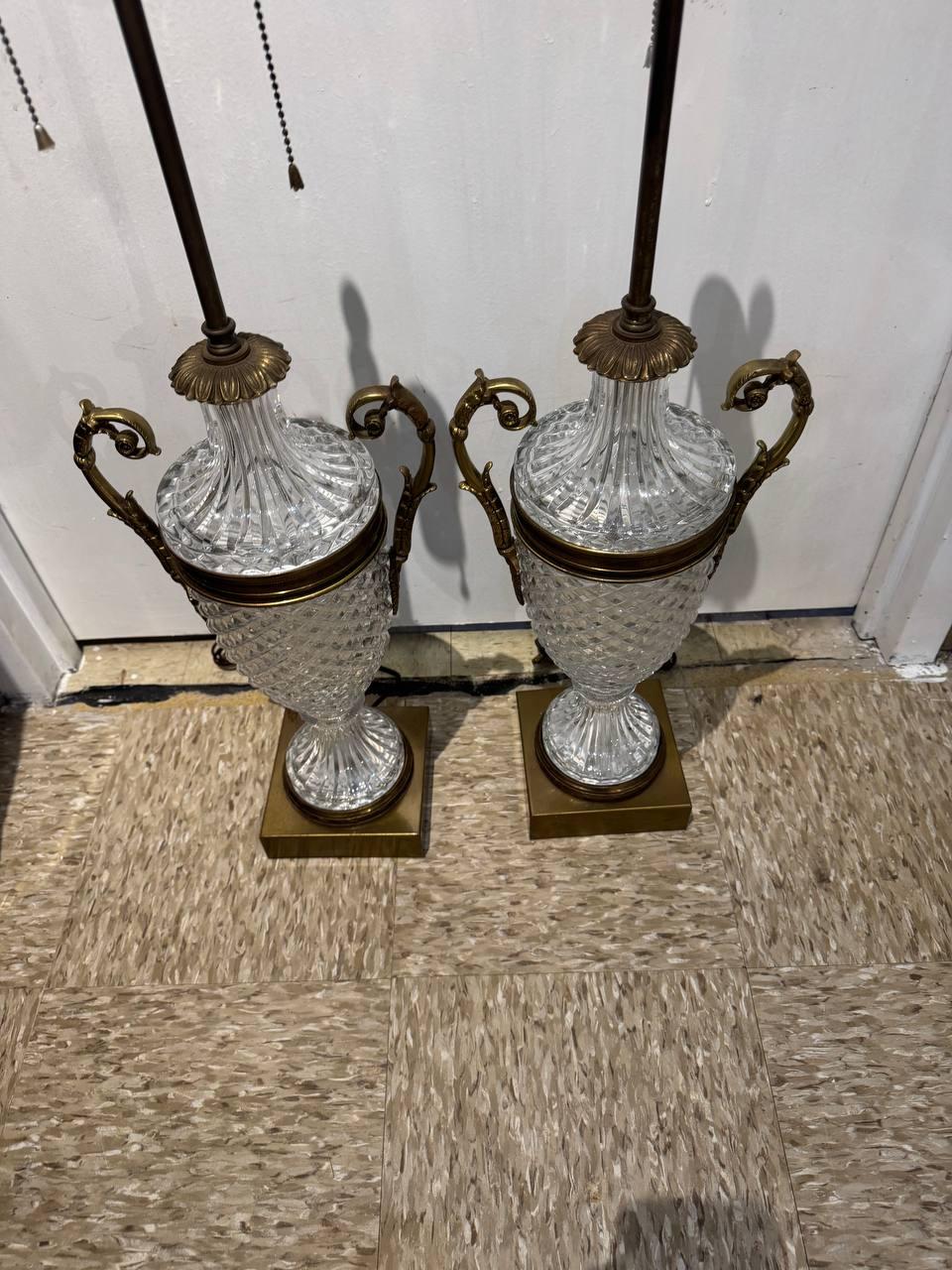 Paire de lampes de table en cristal taillé Empire des années 1930 en vente 1