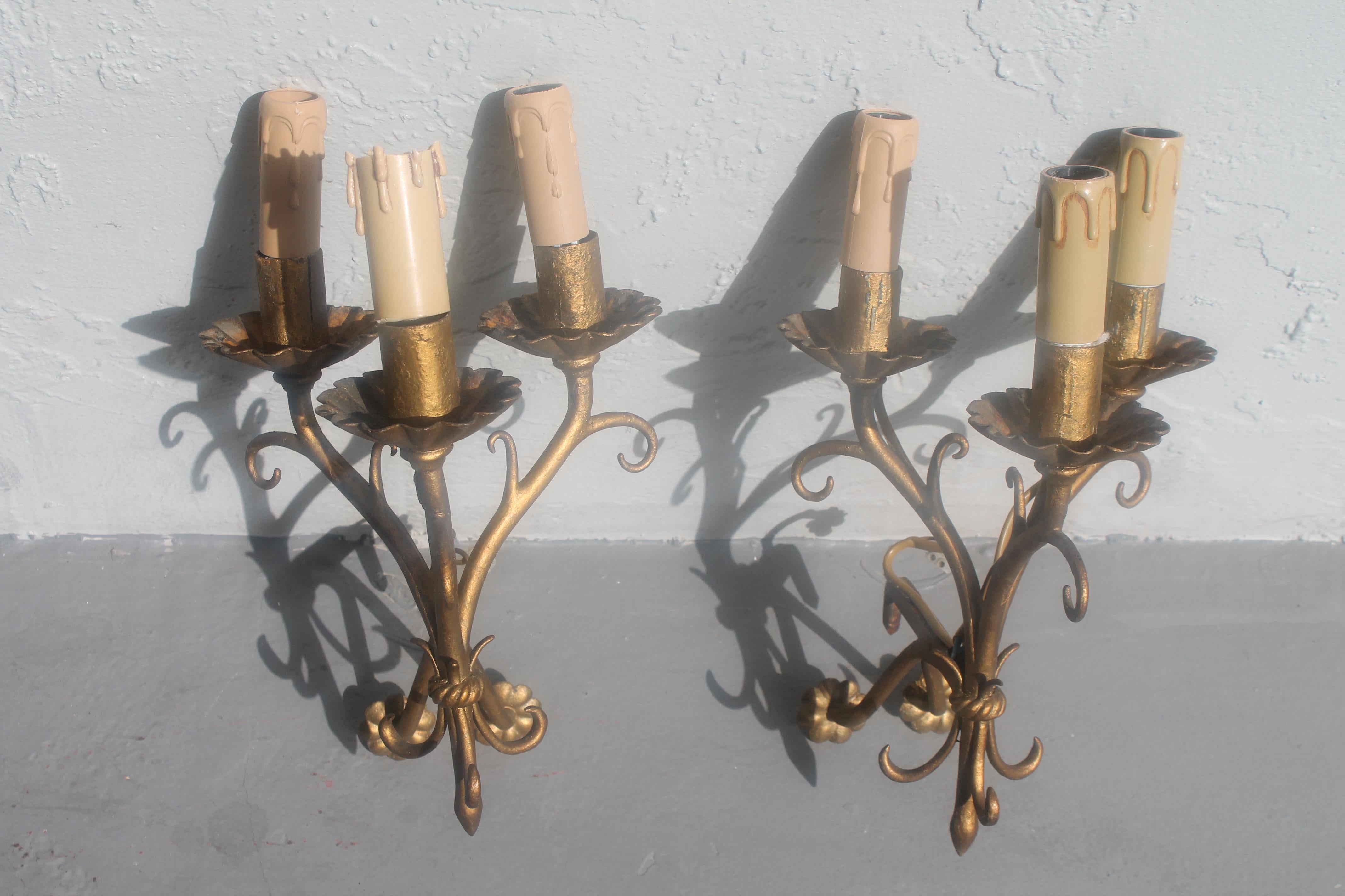 Mid-20th Century Pair 1930's French Art Deco Gilt Metal Wall Sconces For Sale