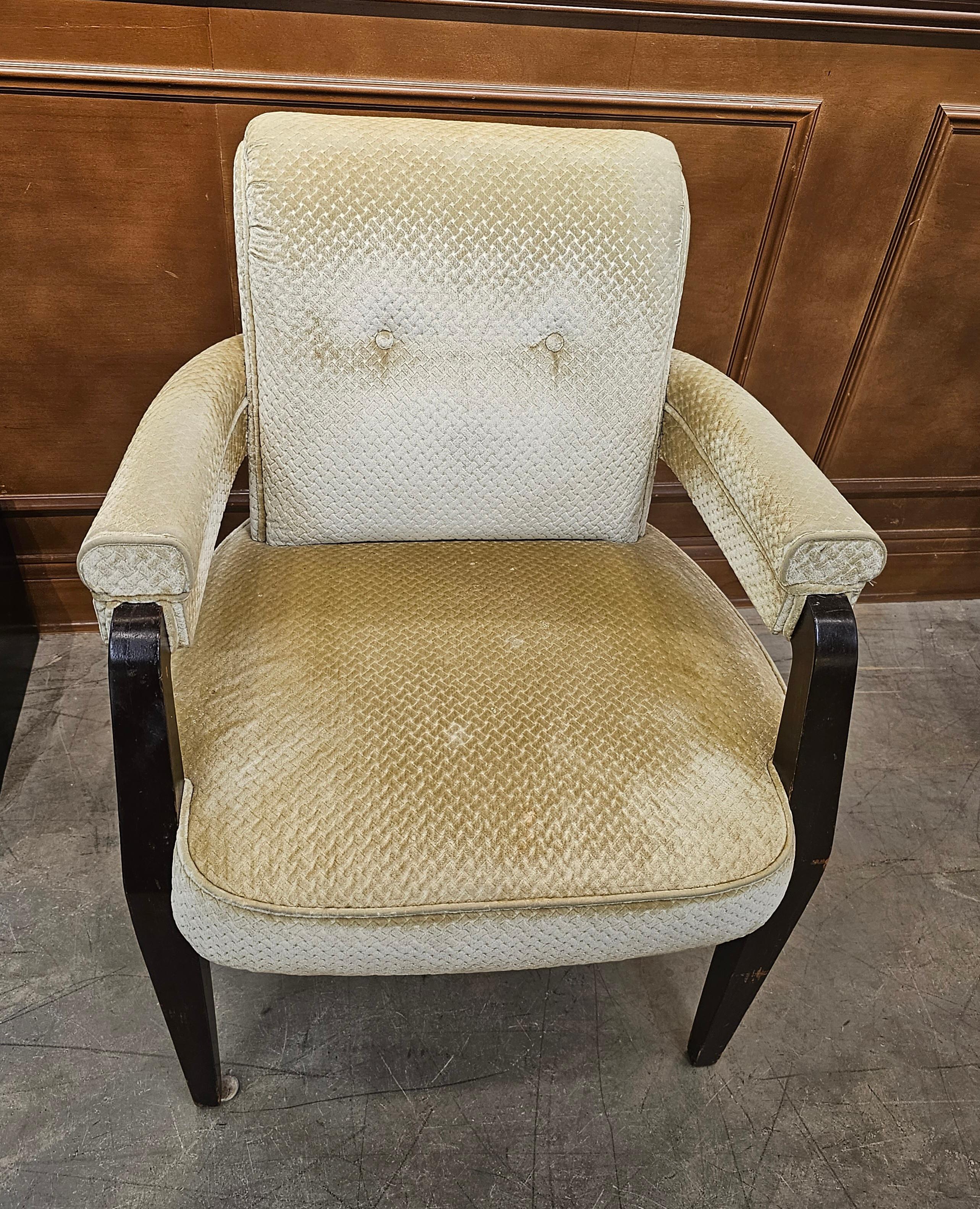 20ième siècle Paire de fauteuils Art Déco Jean Pascaud des années 1930 en acajou et velours taillé à la canne en vente