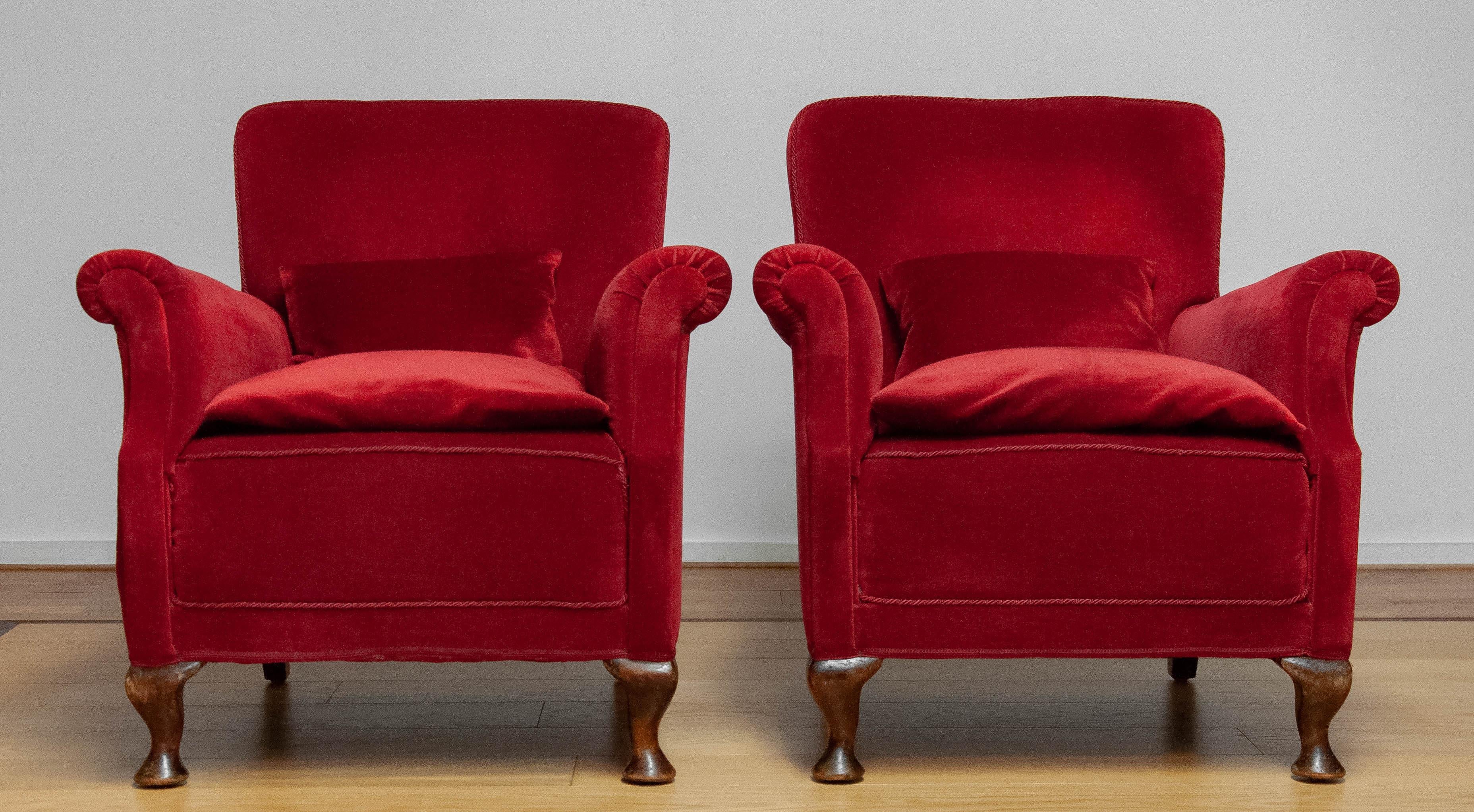 Pair 1930s Scandinavian Wine Red Velvet / Velours Lounge Chairs Made In Denmark  For Sale 4