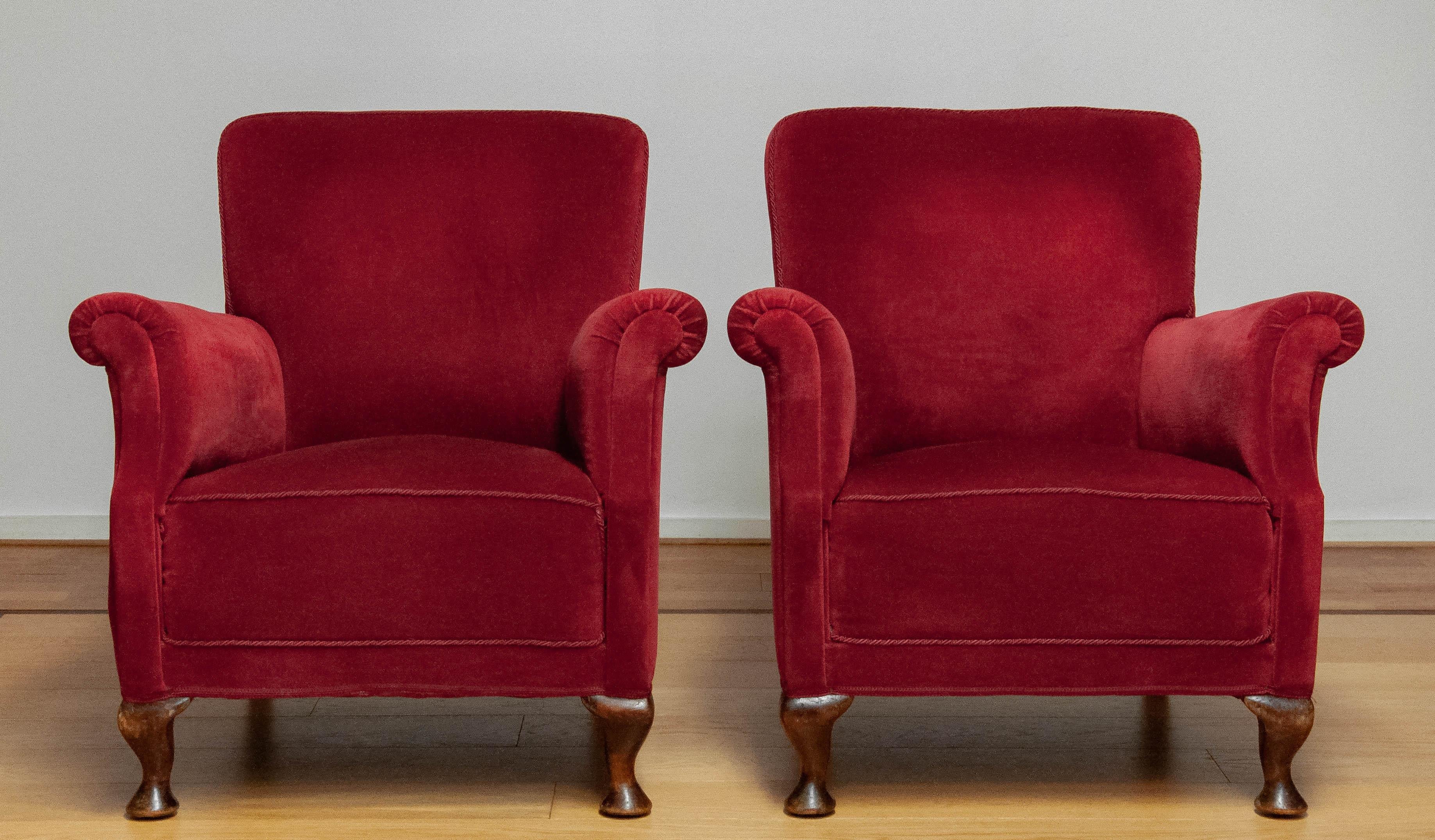 Paar 1930er Jahre Skandinavisch Weinrot Samt / Velours Lounge Stühle Made in Denmark  im Angebot 6