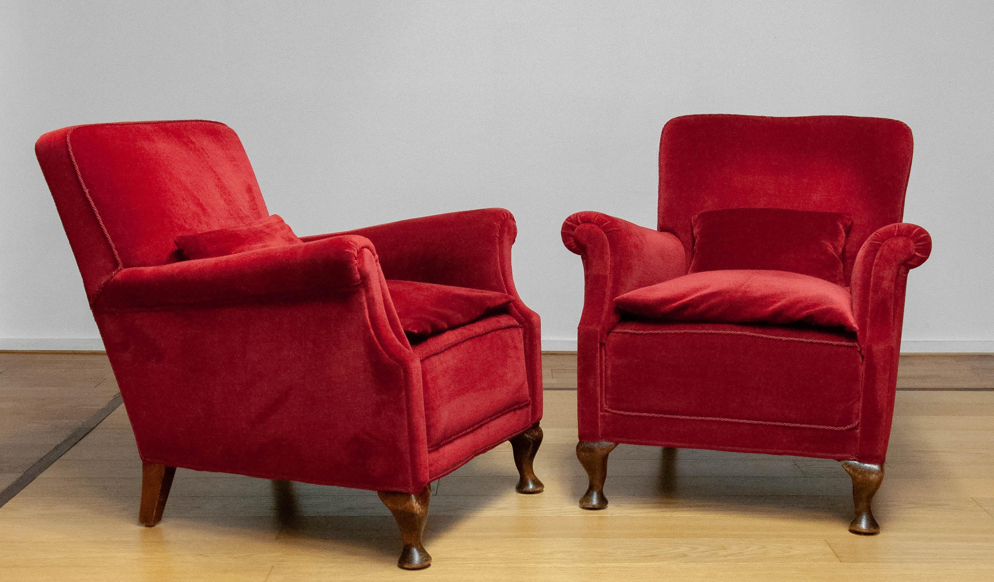 Paar 1930er Jahre Skandinavisch Weinrot Samt / Velours Lounge Stühle Made in Denmark  (Biedermeier) im Angebot