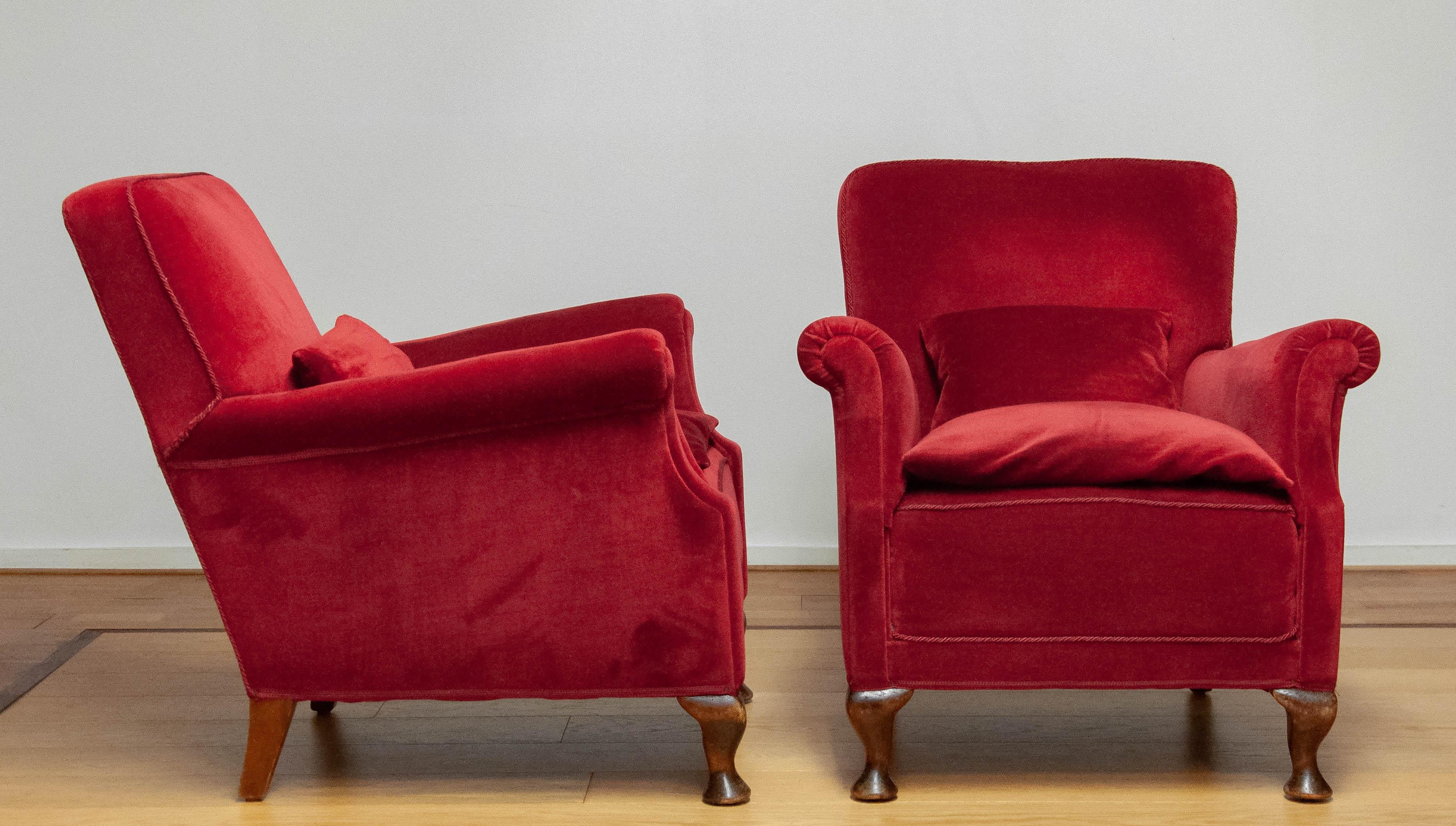 Paar 1930er Jahre Skandinavisch Weinrot Samt / Velours Lounge Stühle Made in Denmark  im Angebot 2
