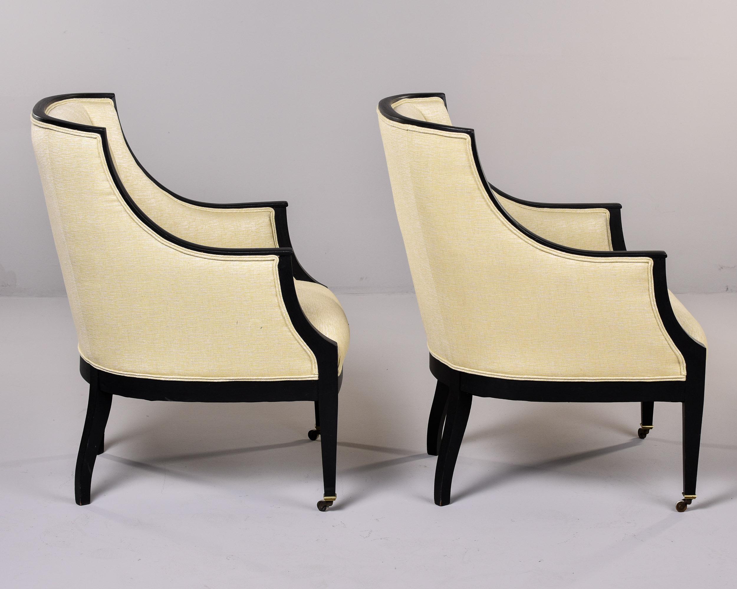 Paire de chaises suédoises des années 1930 avec cadres noirs et tapisserie neuve en vente 5