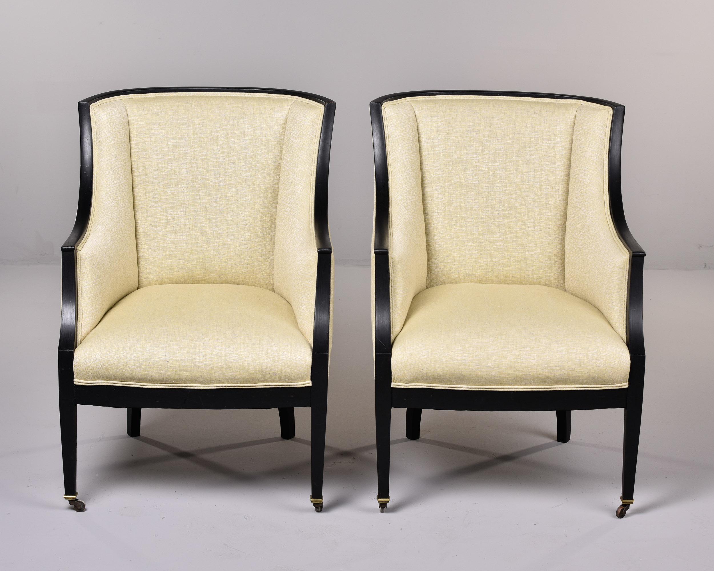 Gustavien Paire de chaises suédoises des années 1930 avec cadres noirs et tapisserie neuve en vente