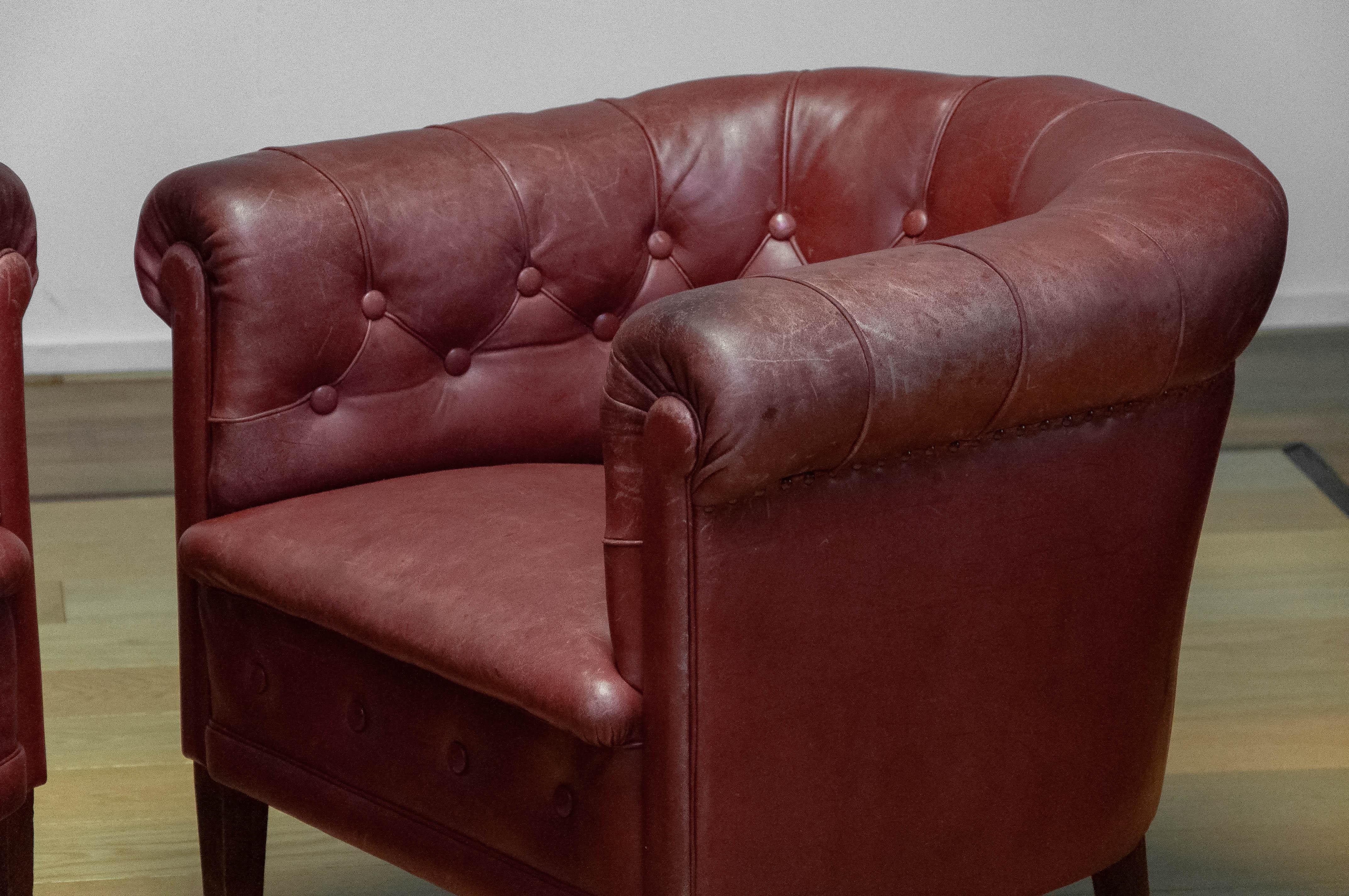 Pair 1930s Swedish Crimson Red Chesterfield Club Chairs in Patinated Leather For Sale 8