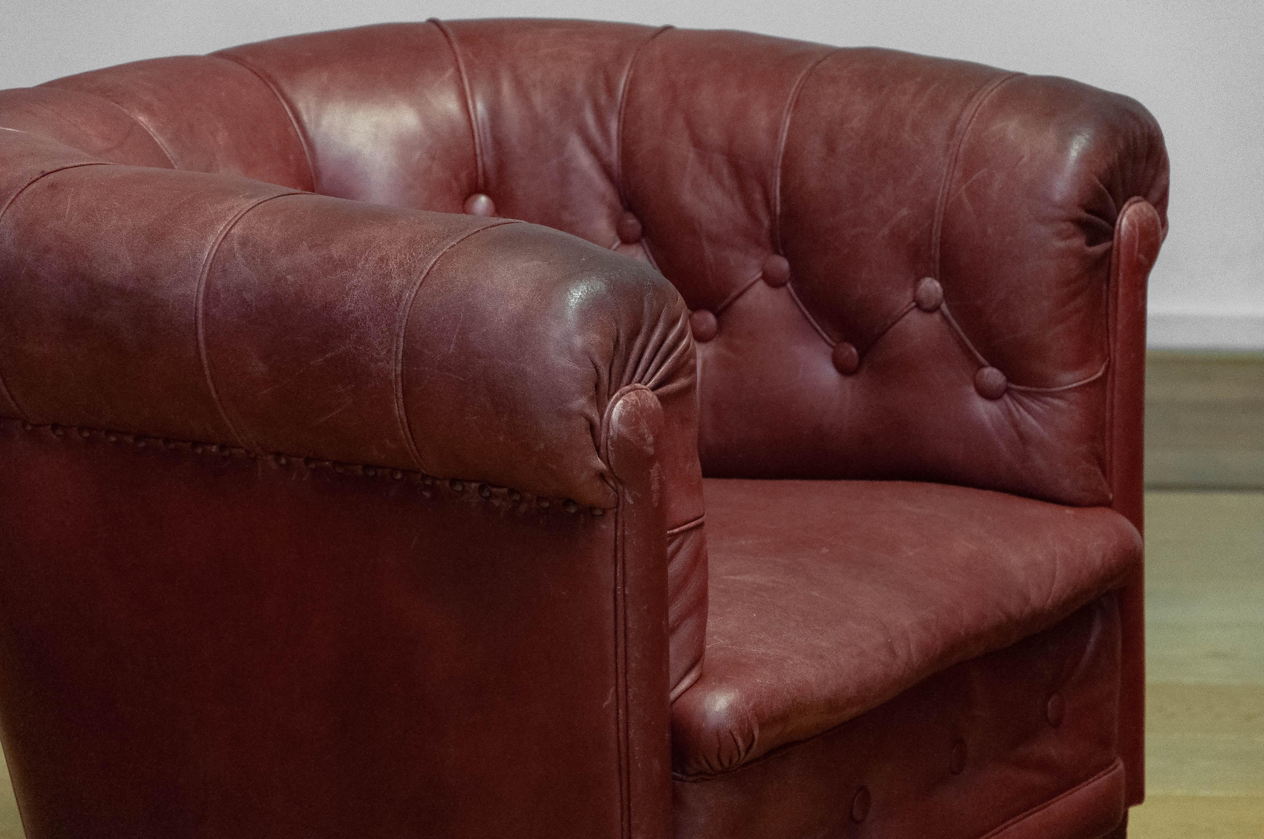 Pair 1930s Swedish Crimson Red Chesterfield Club Chairs in Patinated Leather For Sale 9