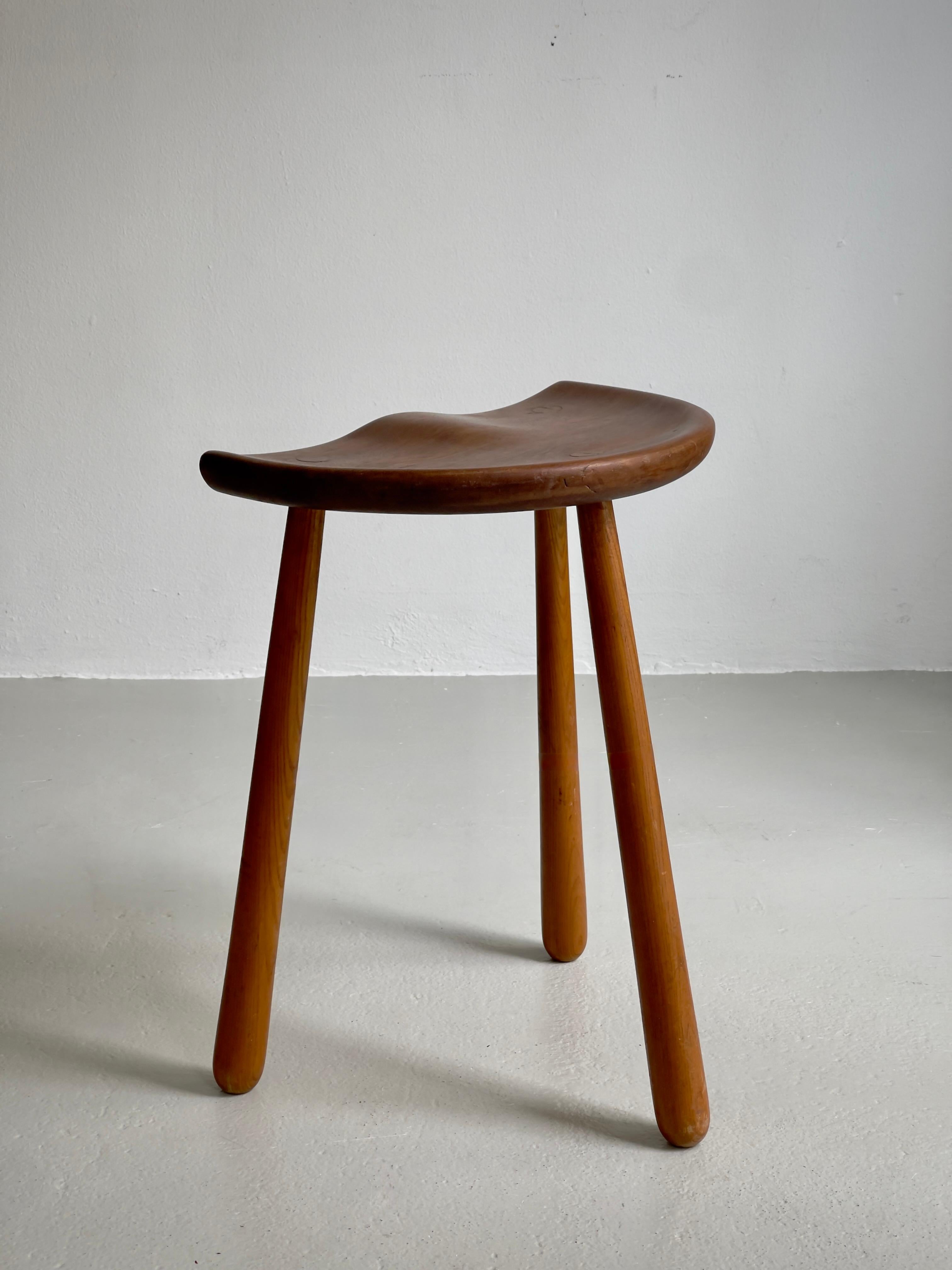 Pair 1940s danish cabinetmaker stools carved teak seats and club shaped oak legs For Sale 6